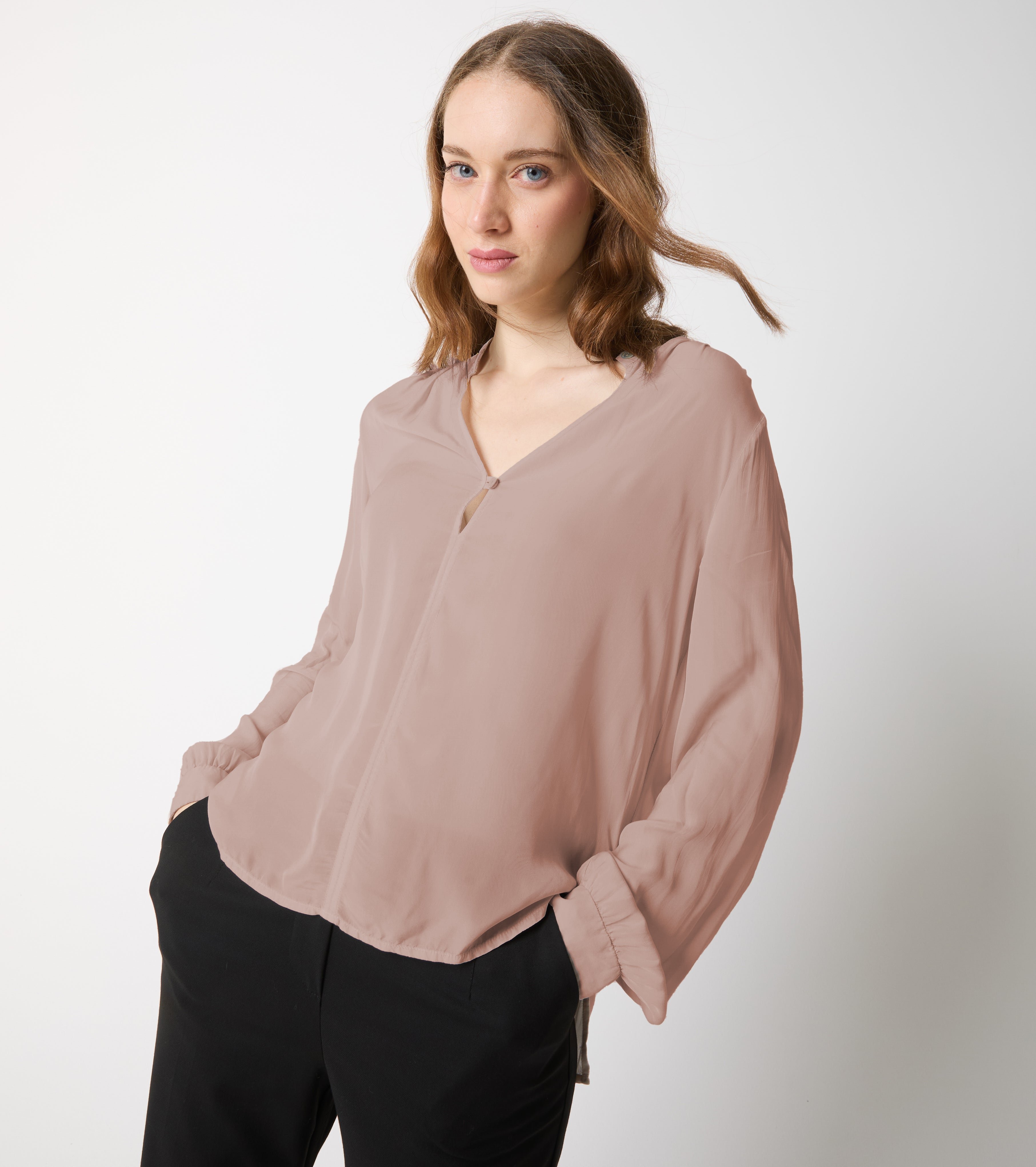 Блуза с V-образно деколте