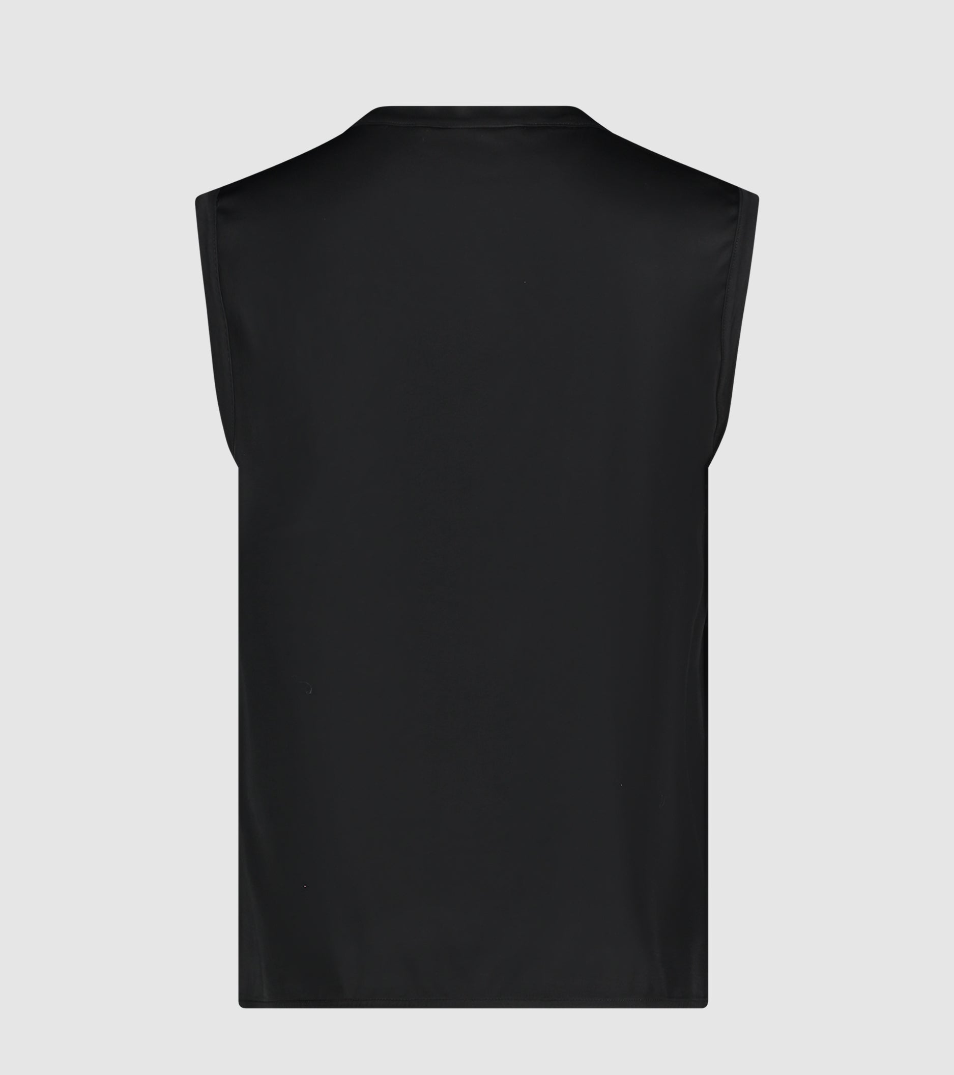 Сатенена блуза с обло деколте