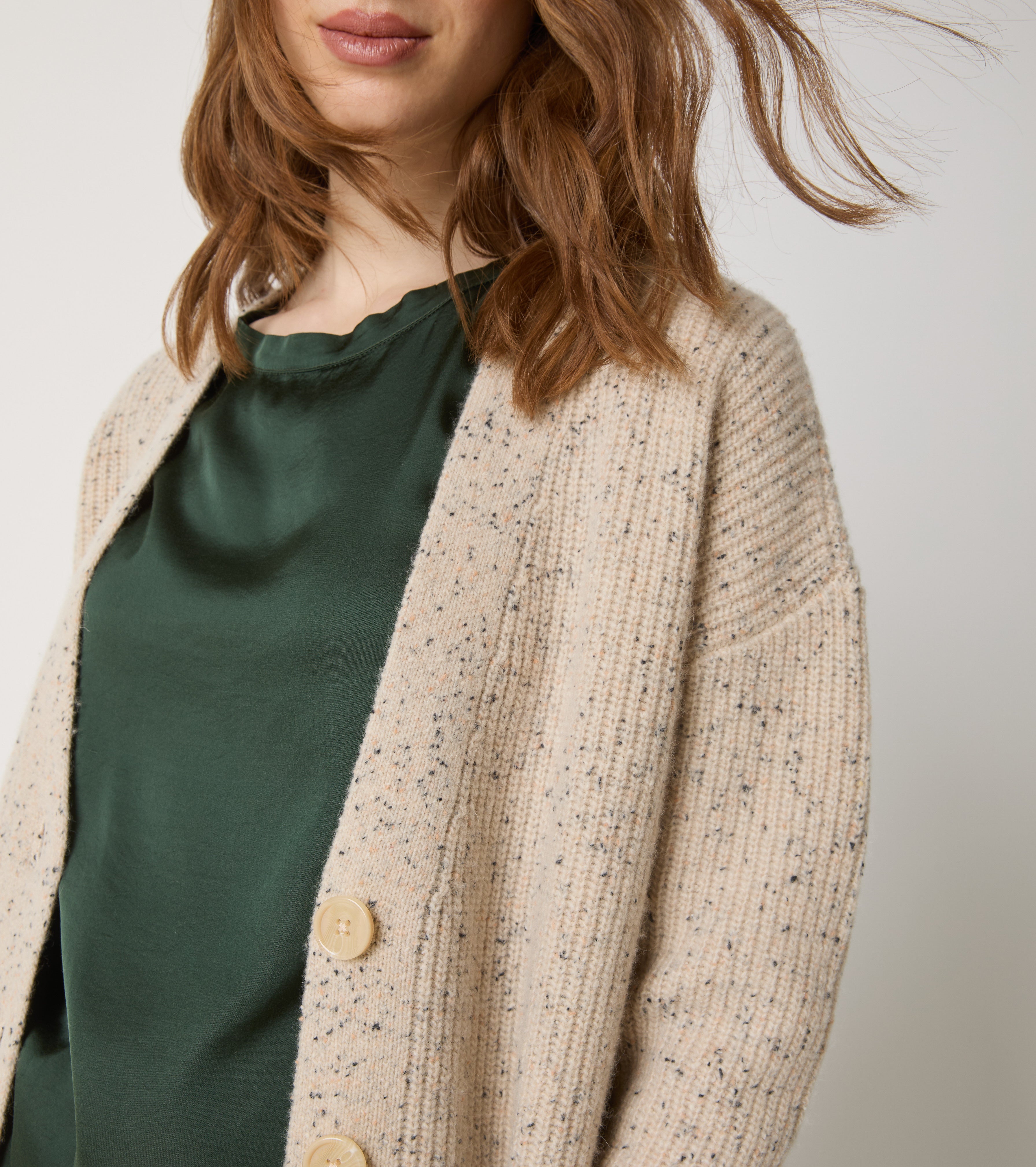 Cárdigan de lana con cuello en V