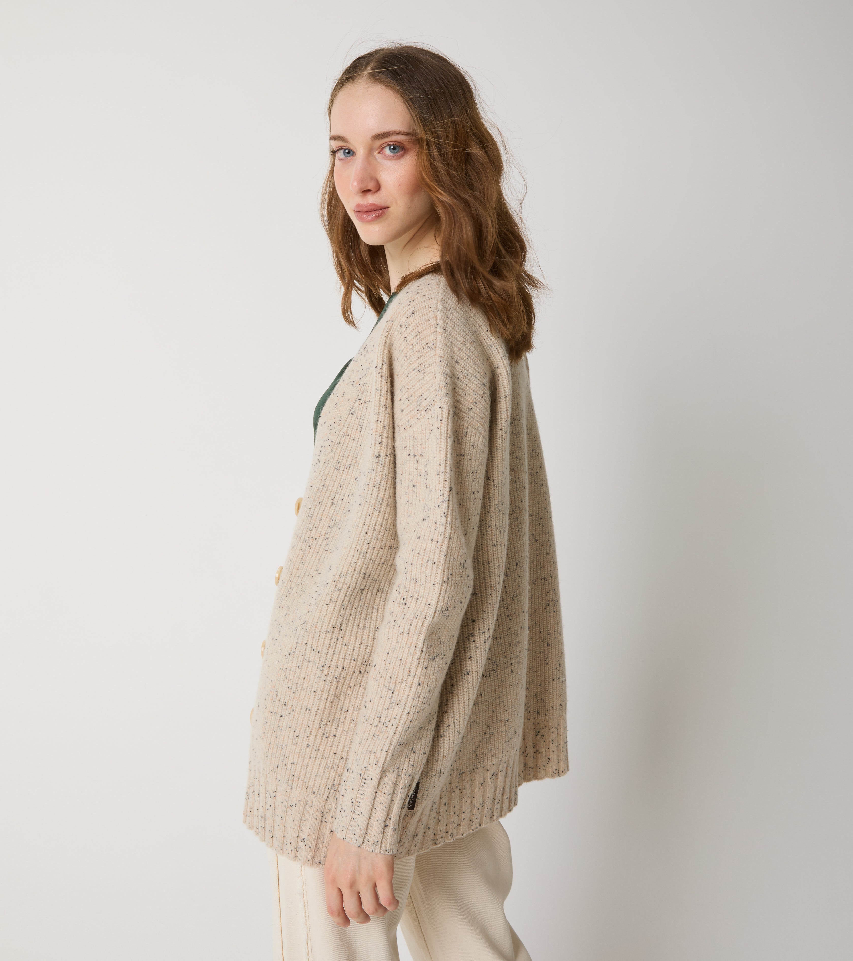 Cárdigan de lana con cuello en V