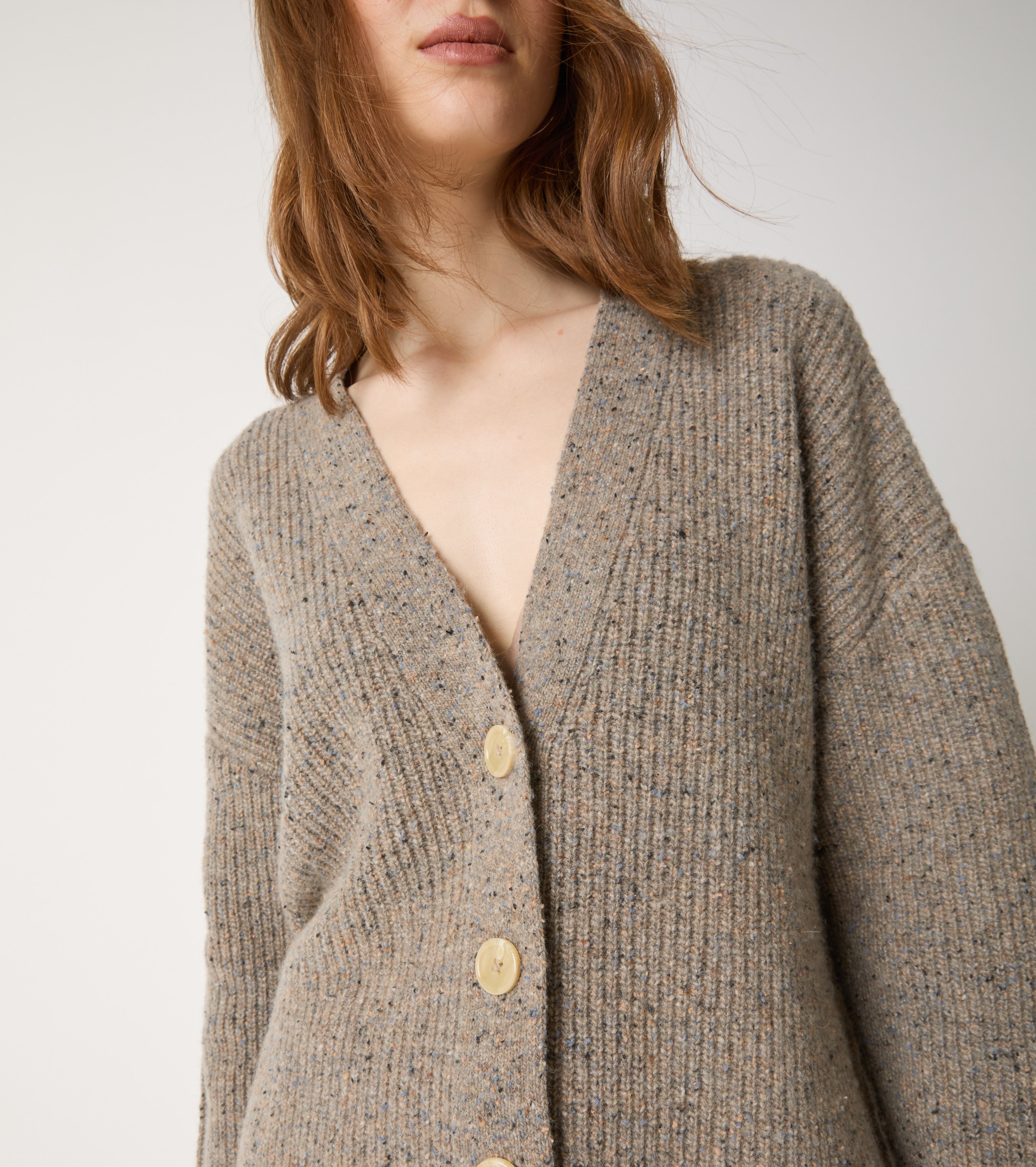 Cárdigan de lana con cuello en V