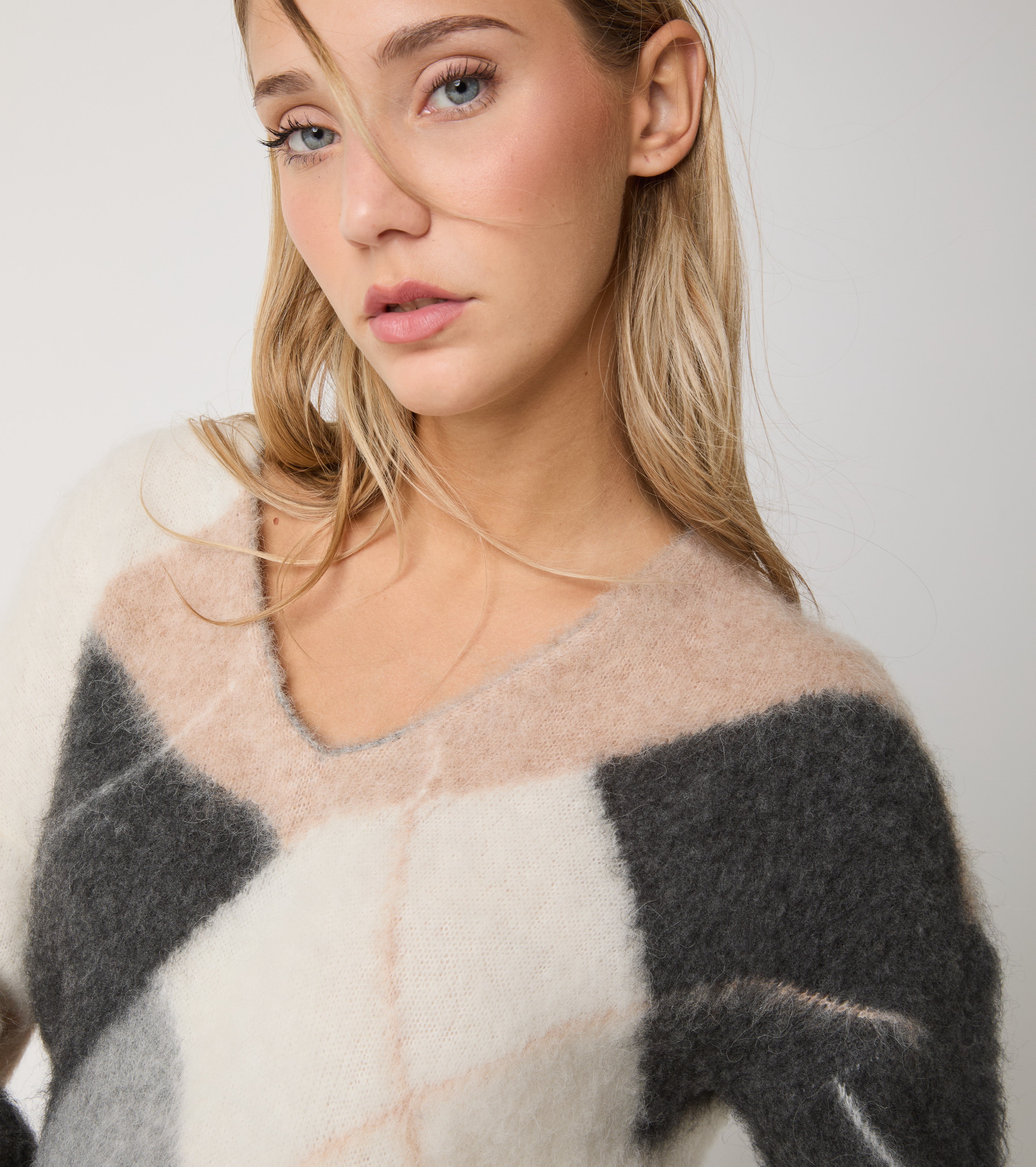 Sweater med V-hals i uld og alpaka