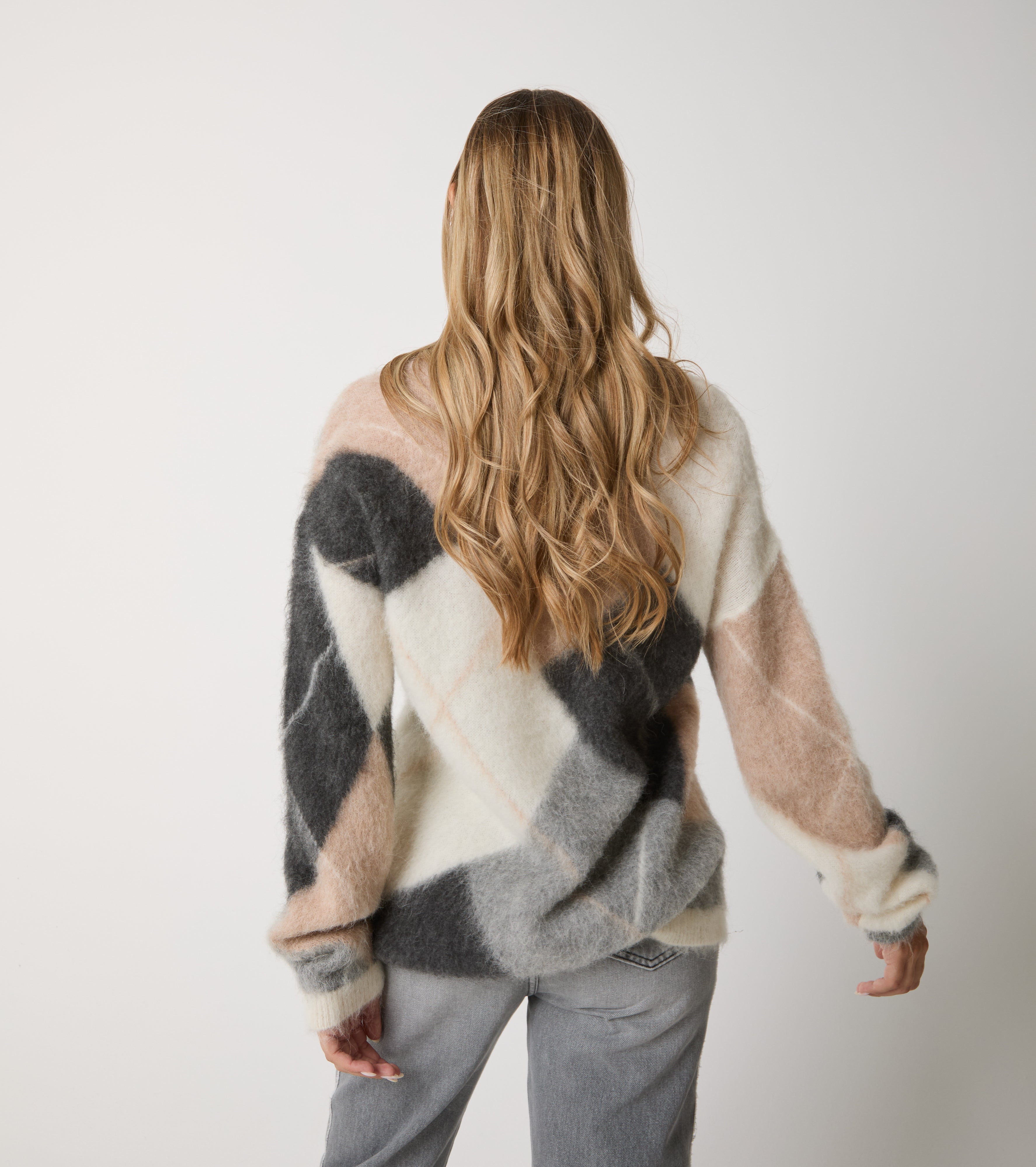 Suéter de lana y alpaca con cuello en V