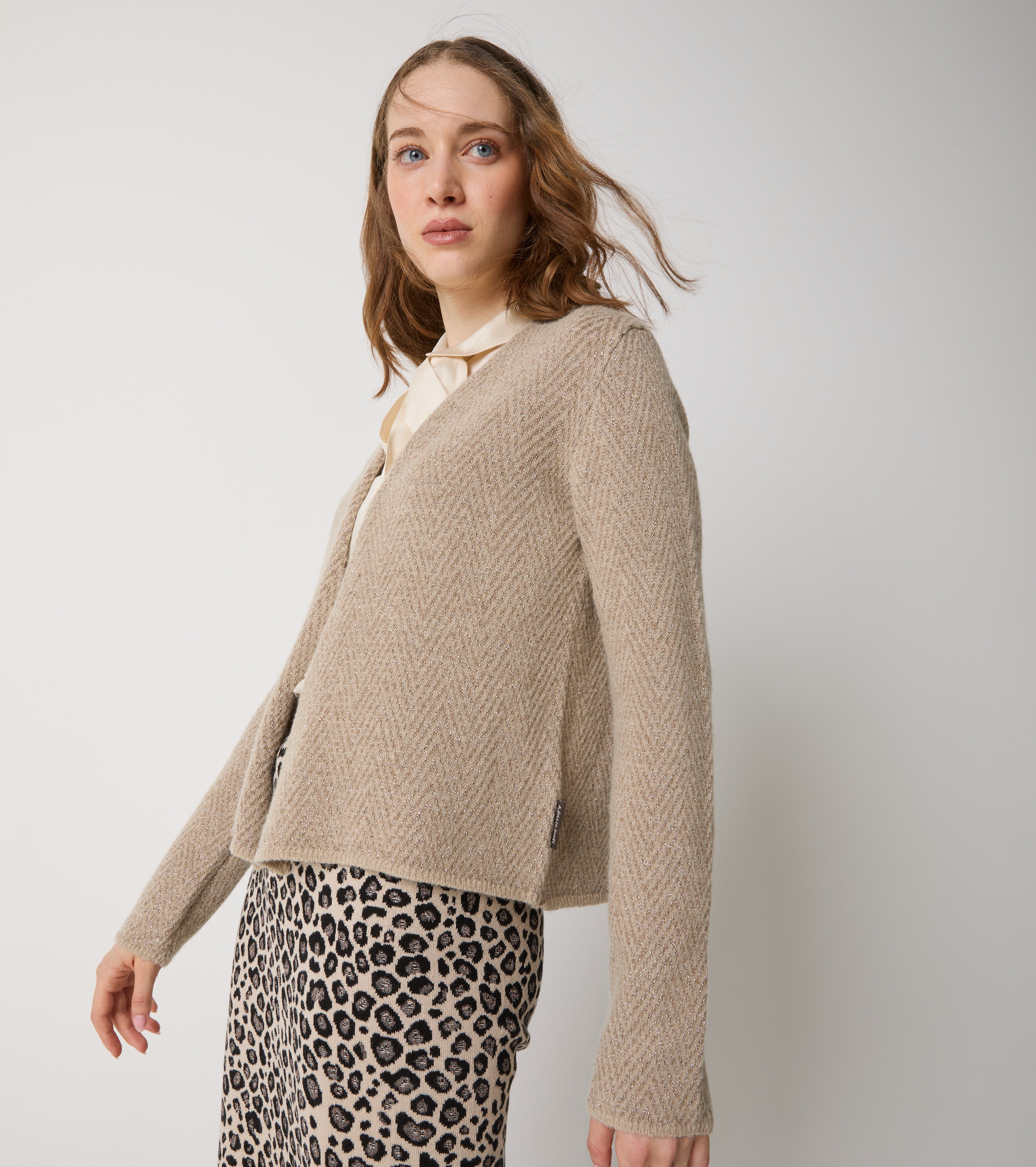 Kort cardigan i alpaka og chevron-uld