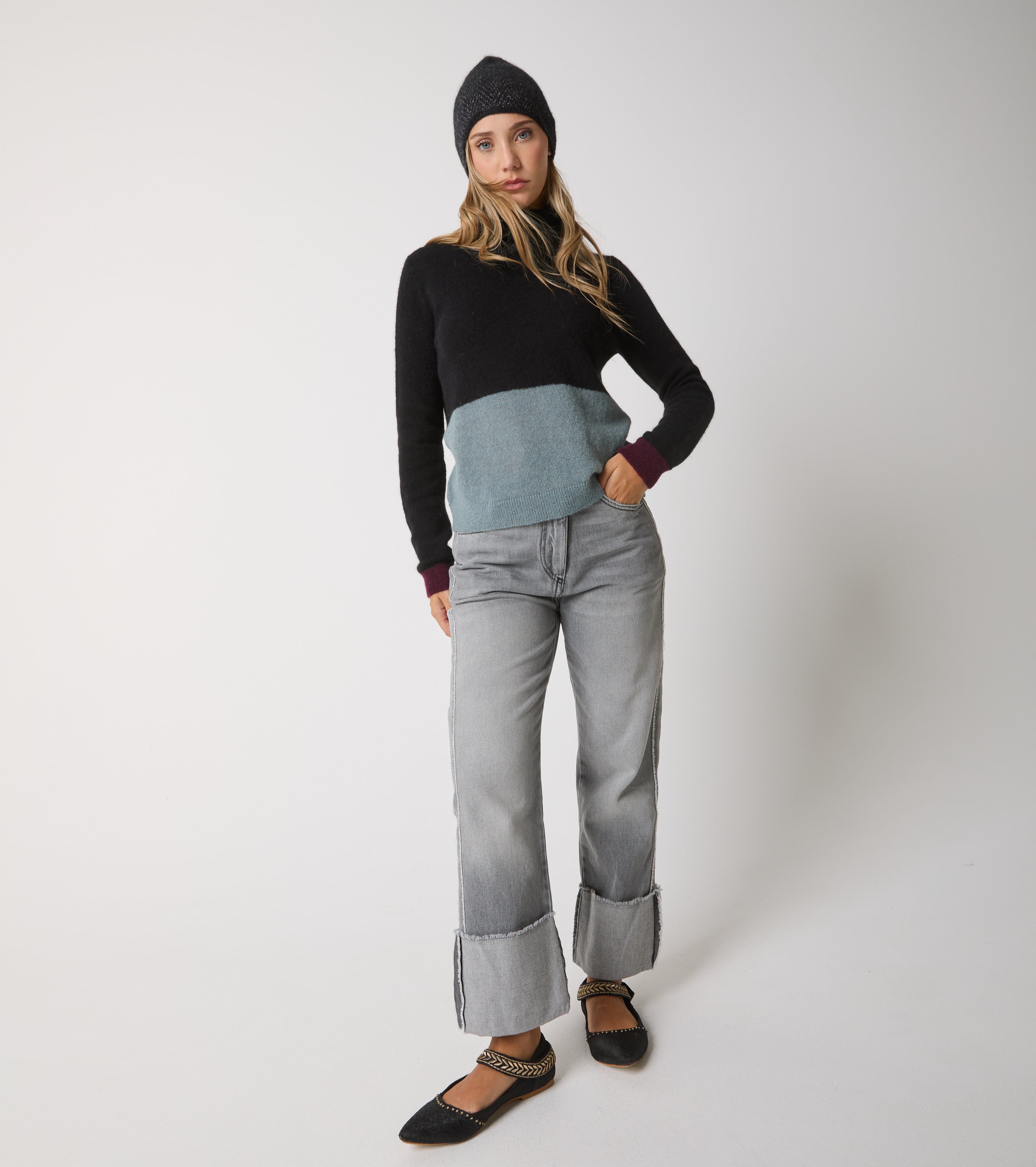 Cuello alto de alpaca y lana con bloques de color