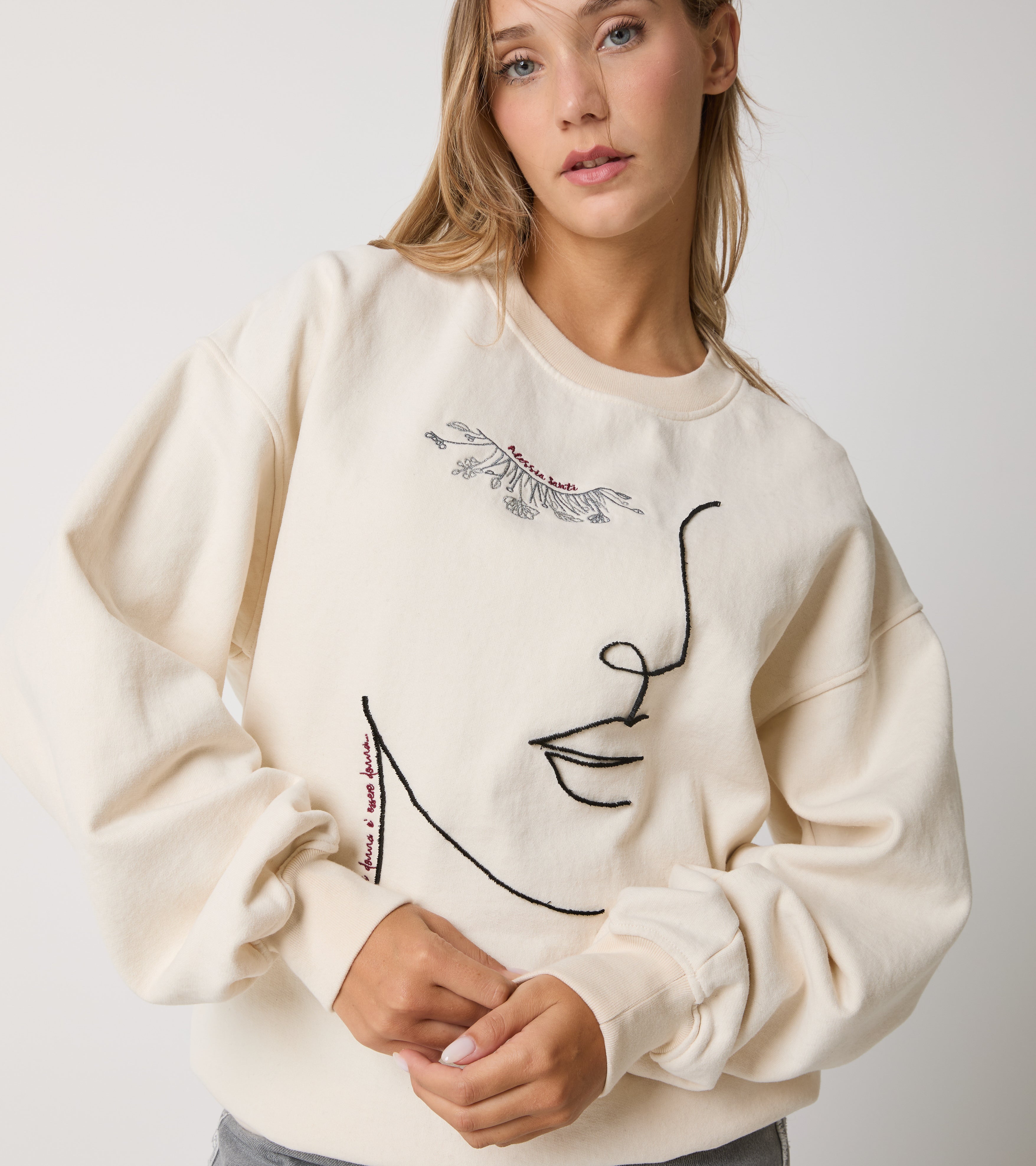 Sweatshirt i bomuld med rund hals og broderi