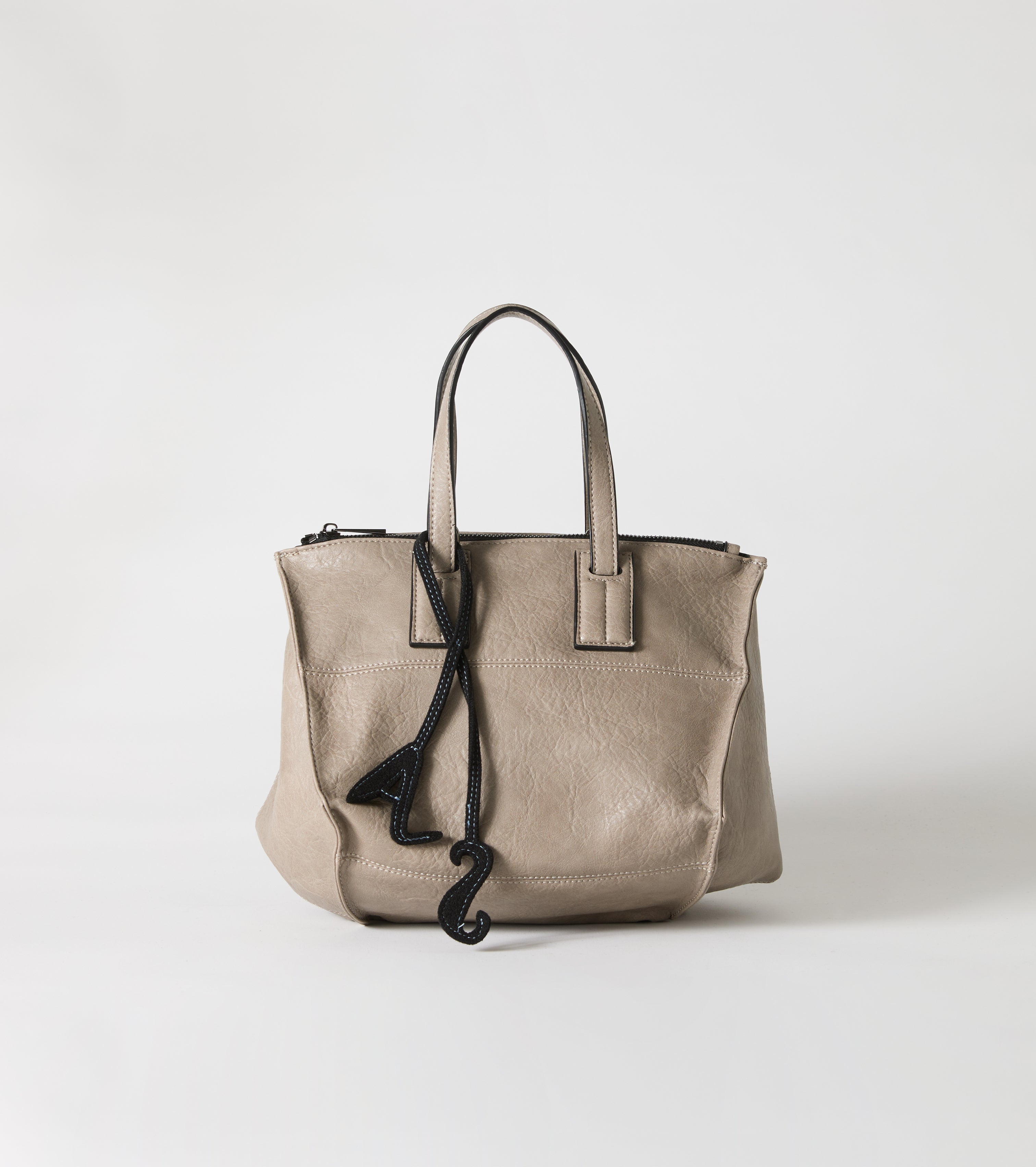 Borsa shopping con charm