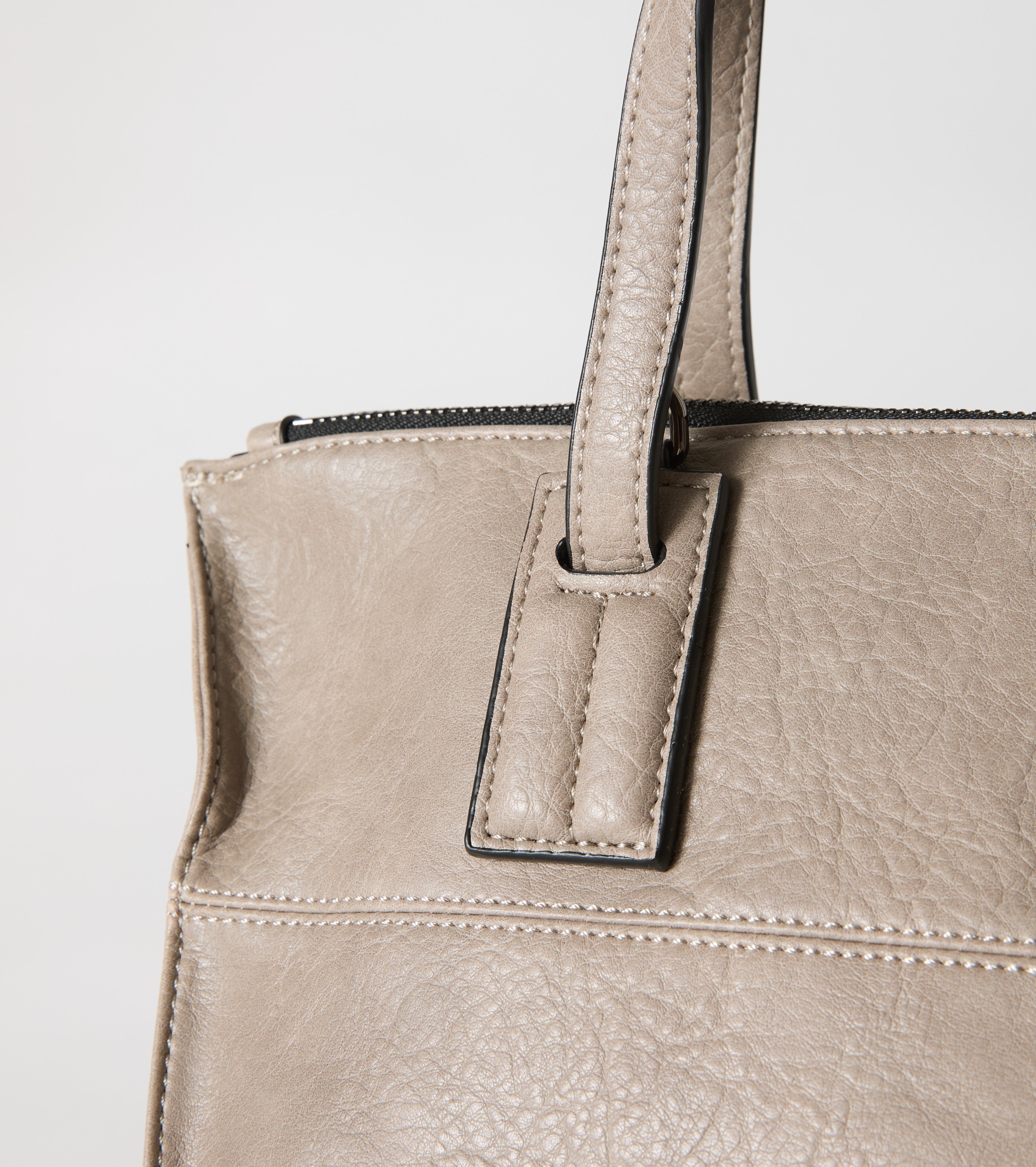 Borsa shopping con charm