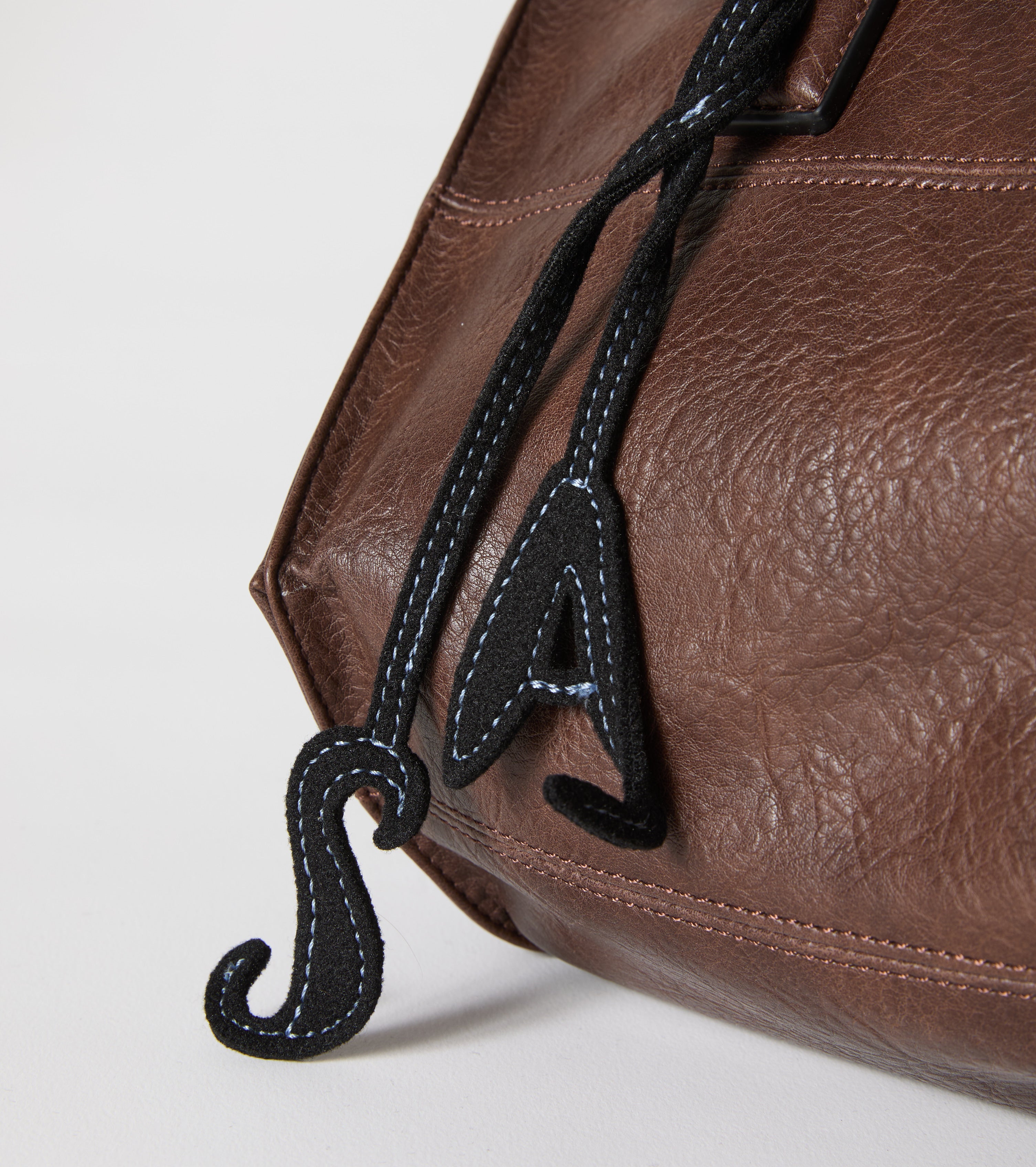 Borsa shopping con charm
