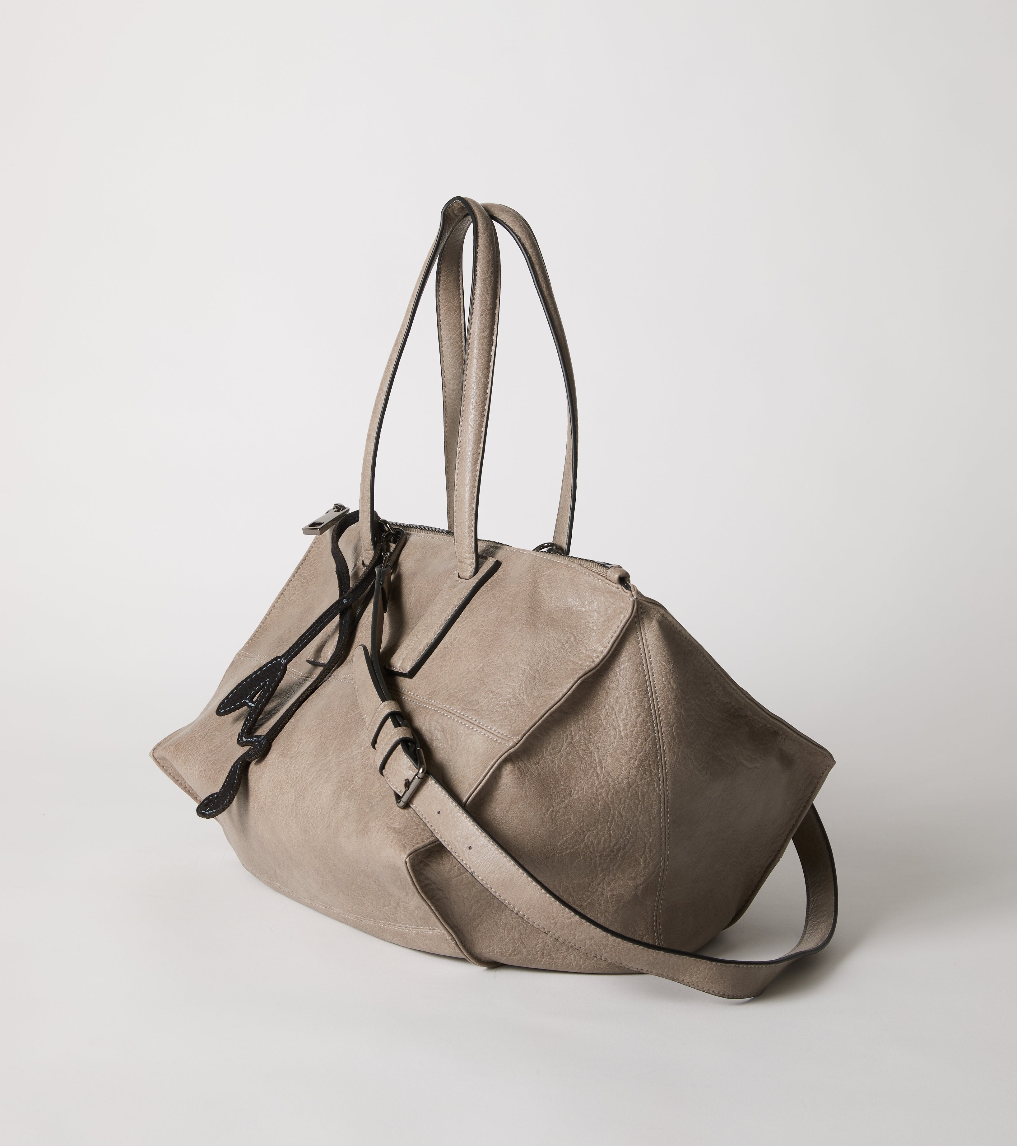 Shopping bag with shoulder strap