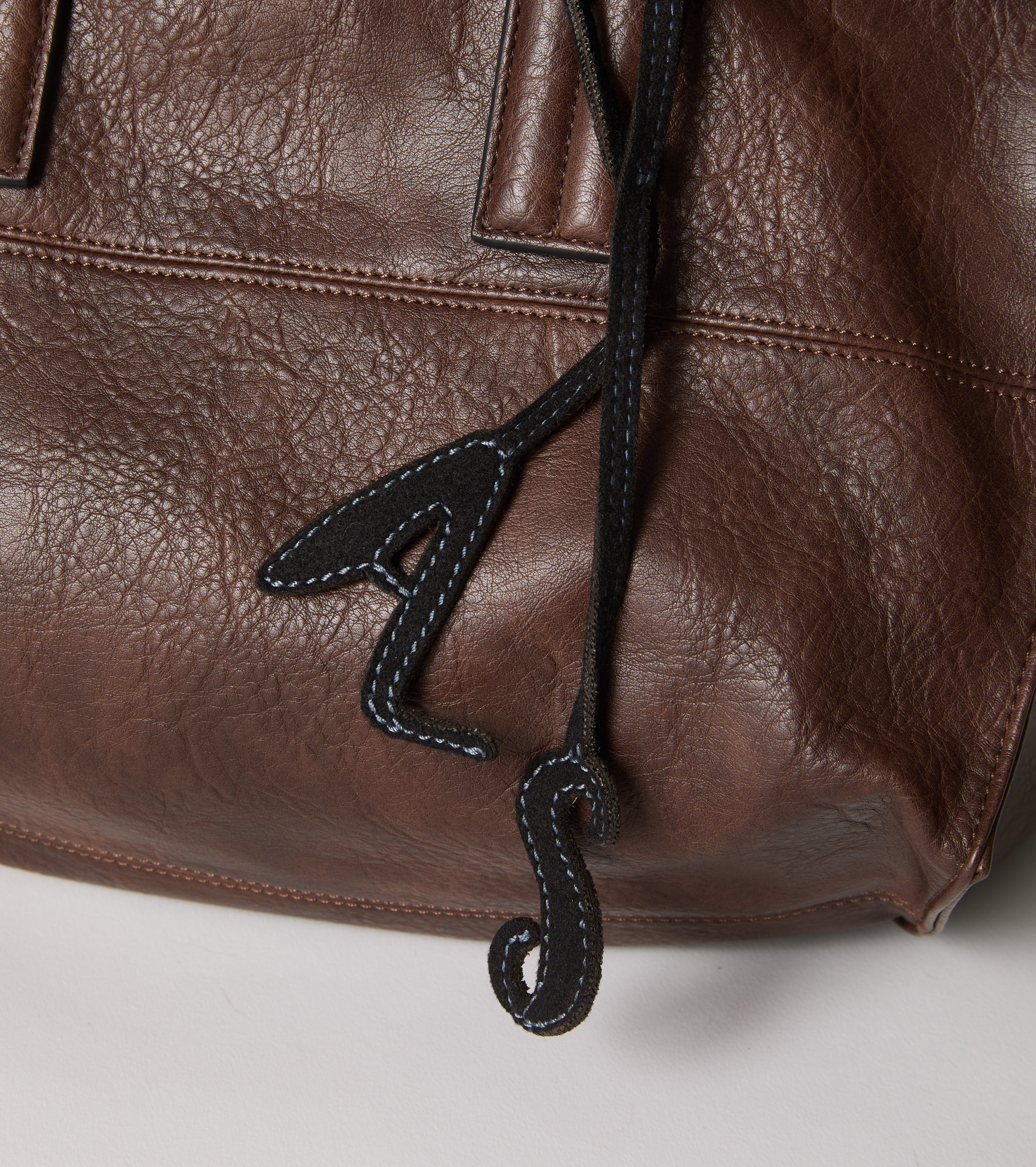 Shopping bag with shoulder strap