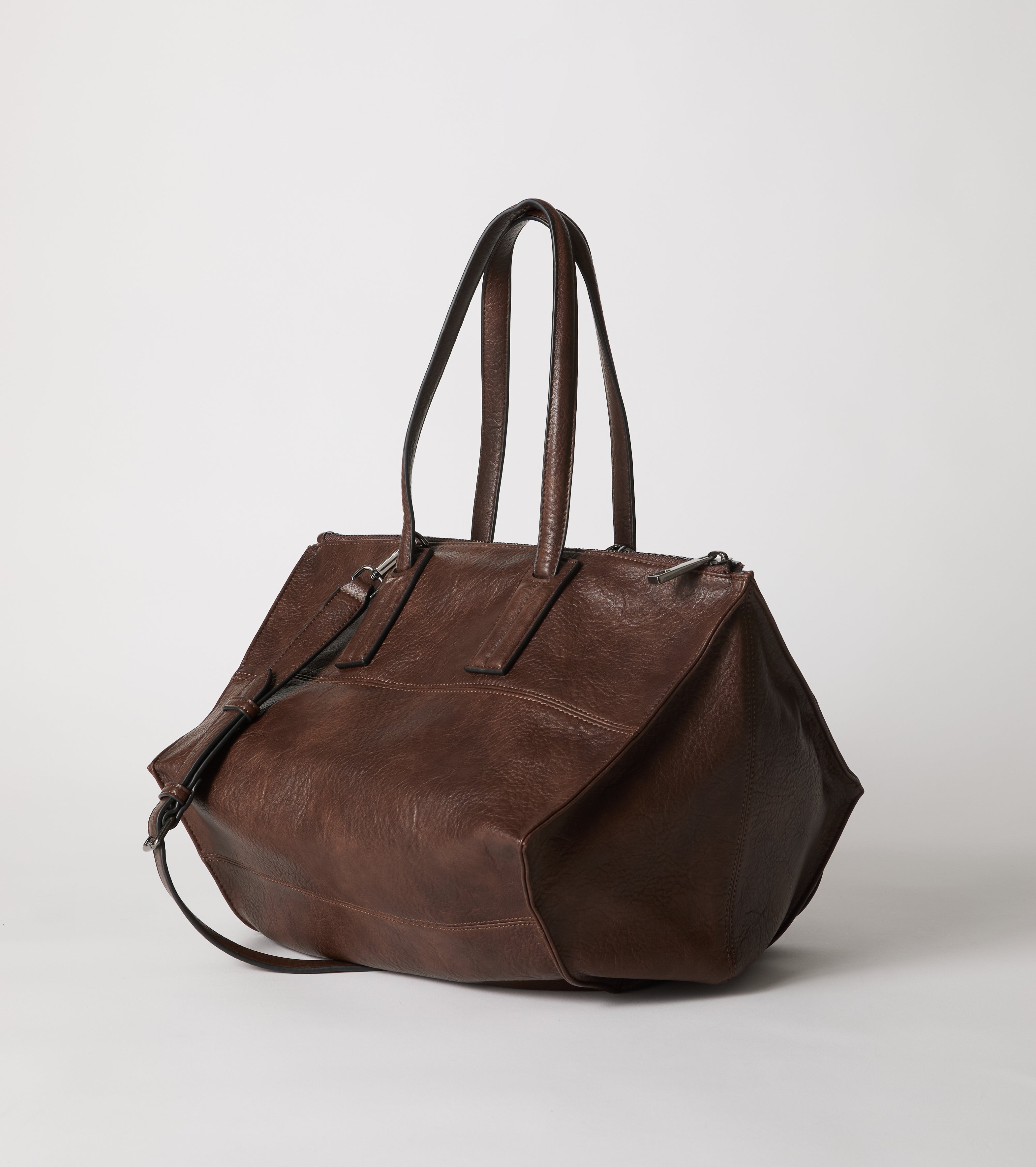 Shopping bag with shoulder strap