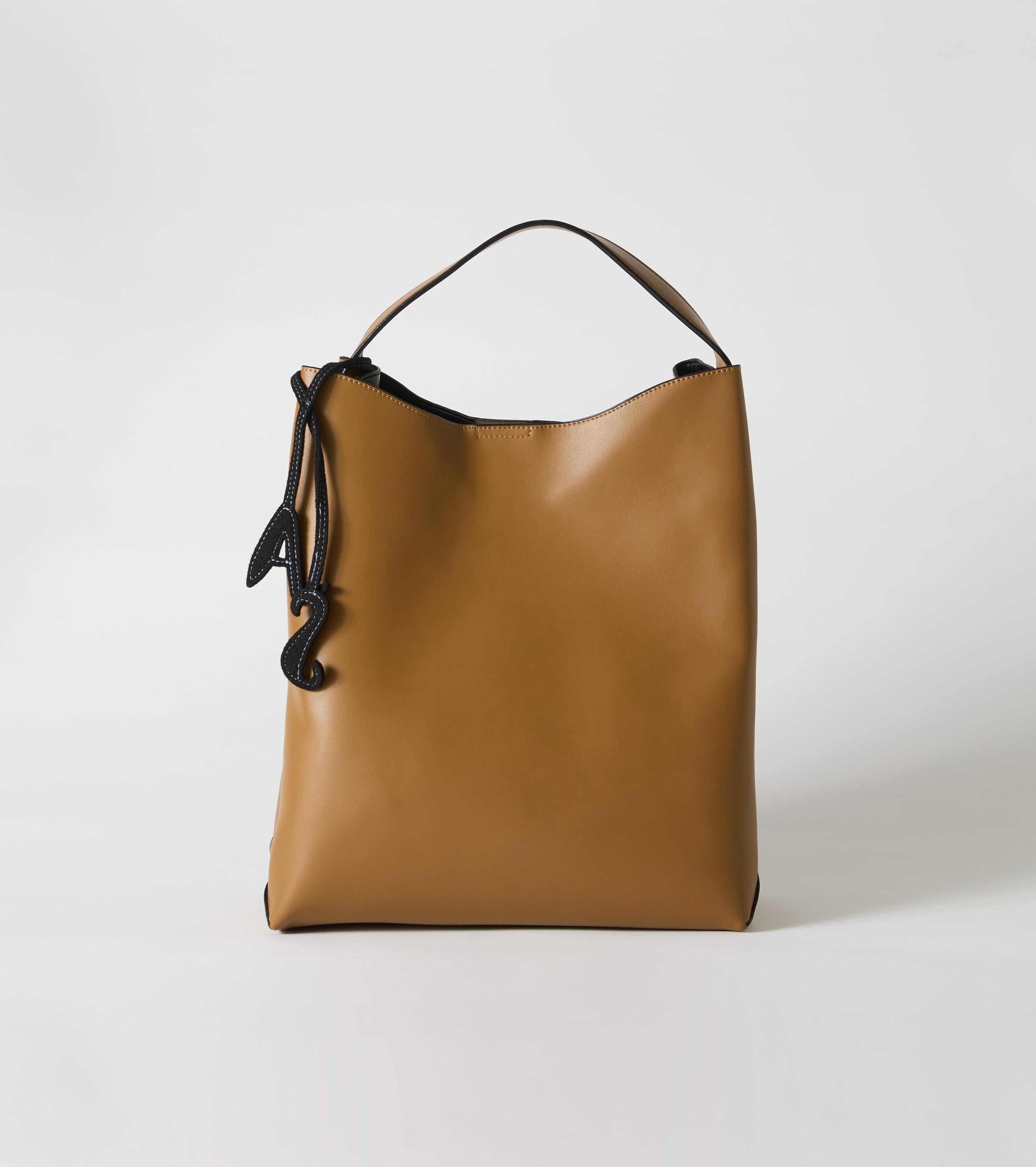Borsa a secchiello con charm
