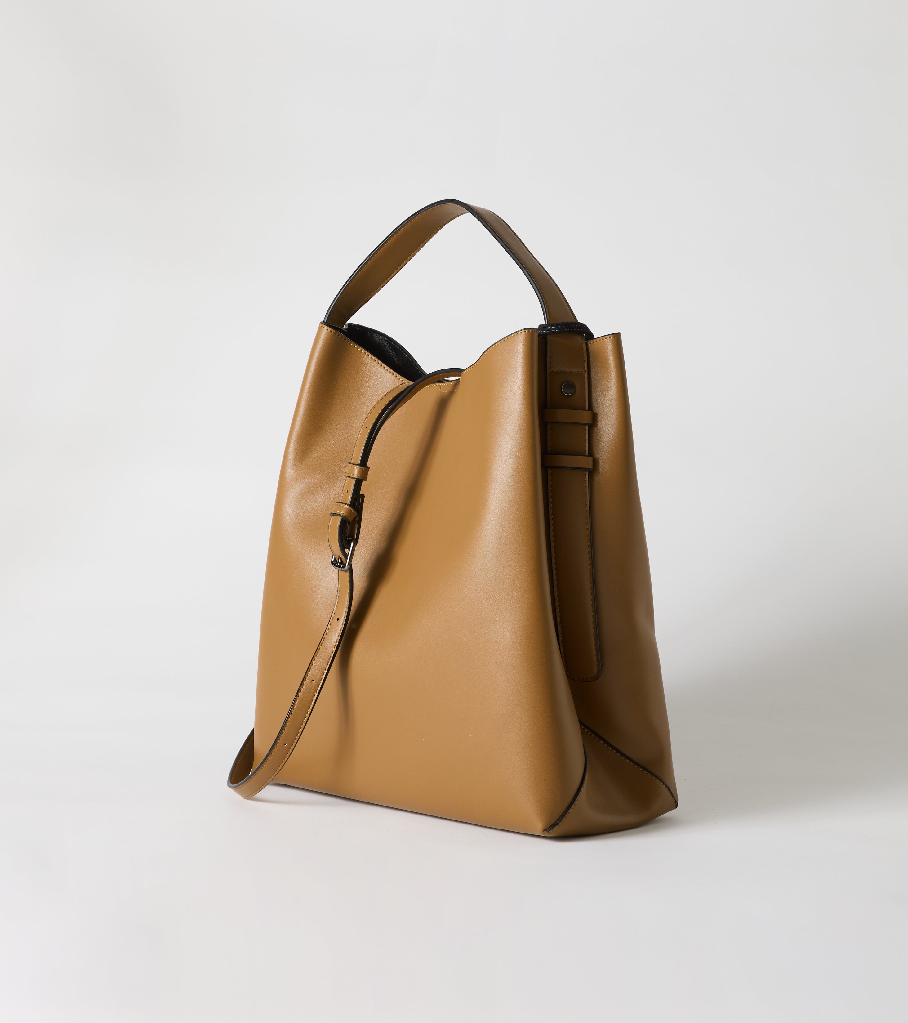 Borsa a secchiello con charm