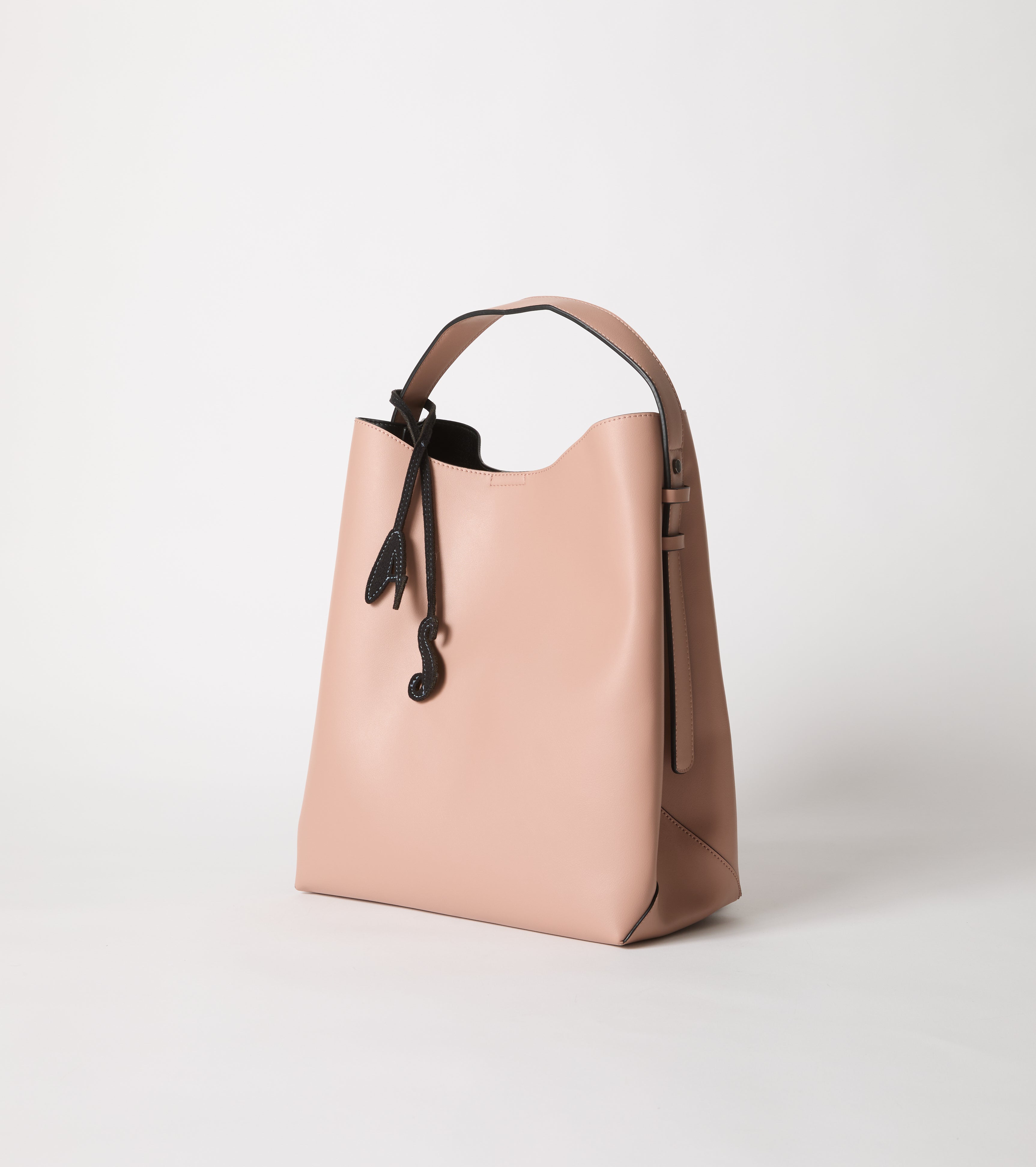 Bucket bag with charm