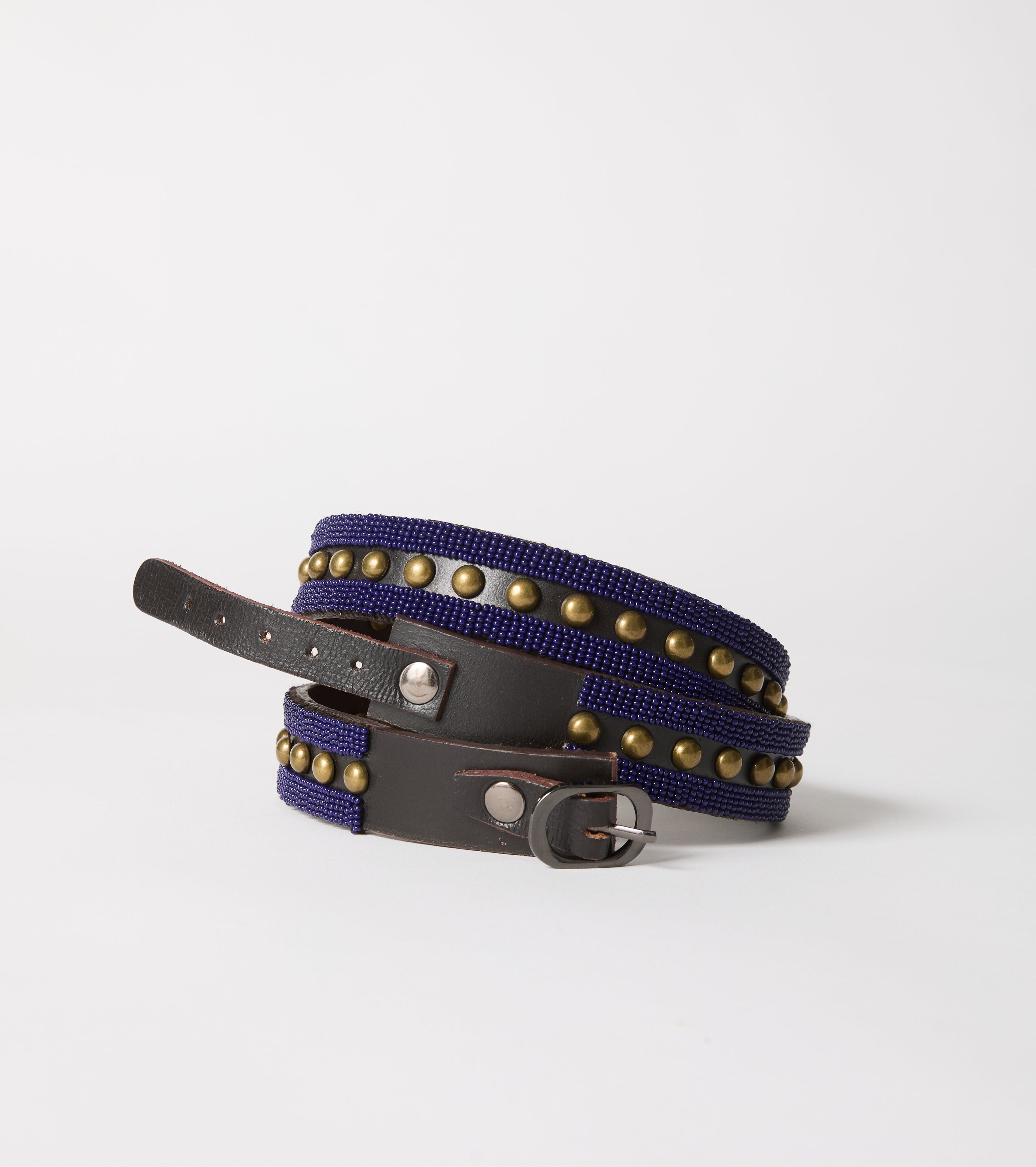 Cintura in pelle con borchie