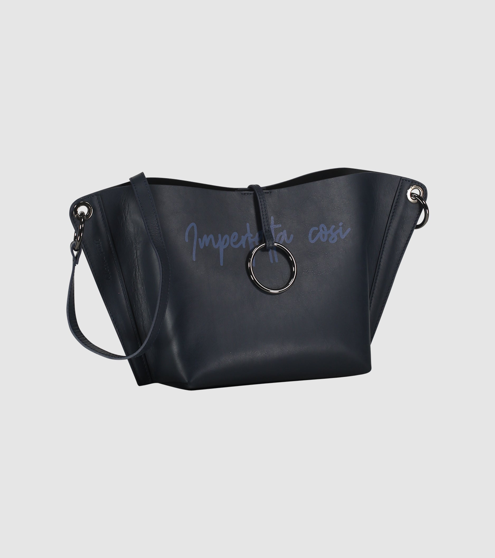 Bolso de hombro de piel con letras