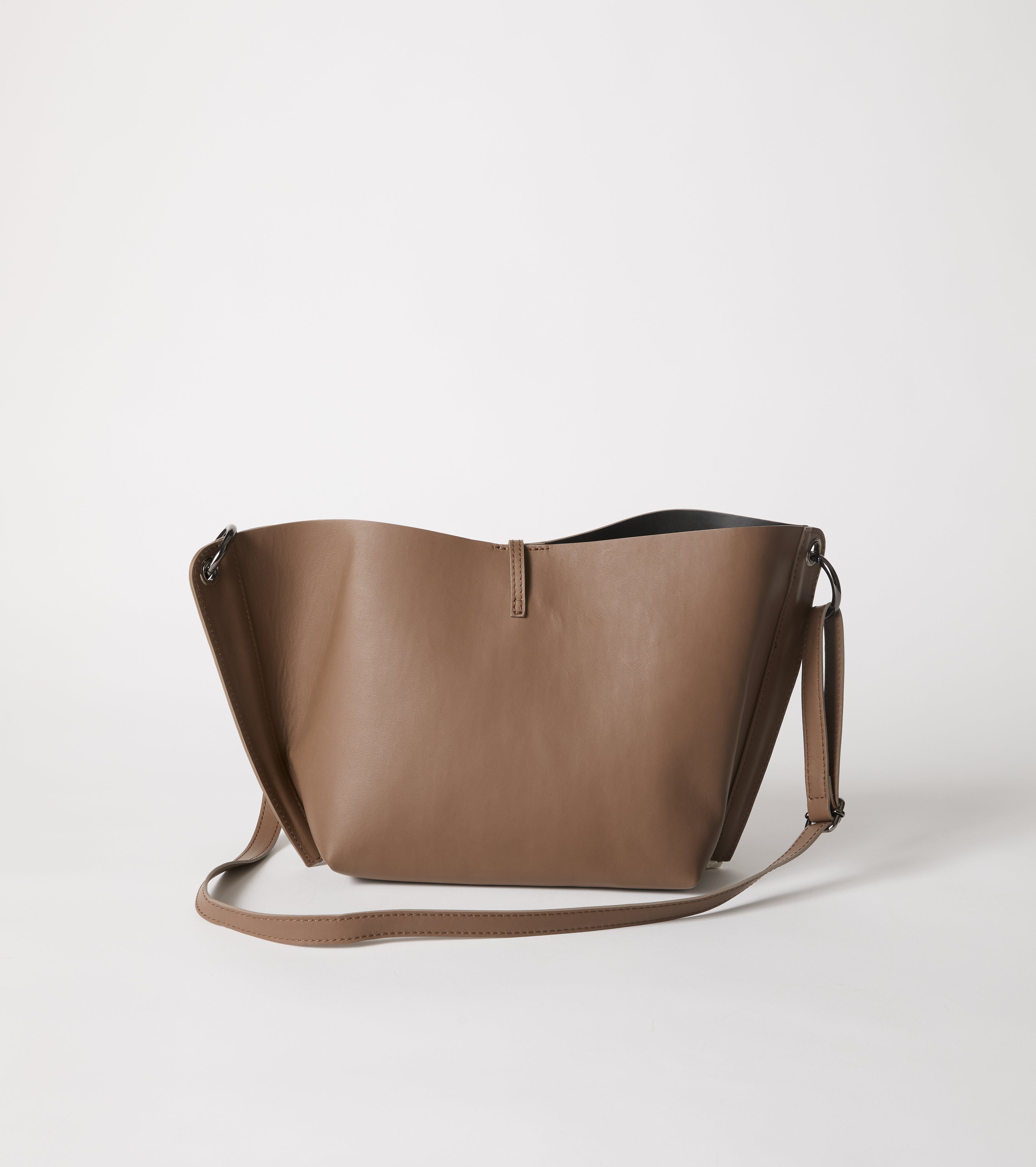 Кожена чанта за рамо с надпис