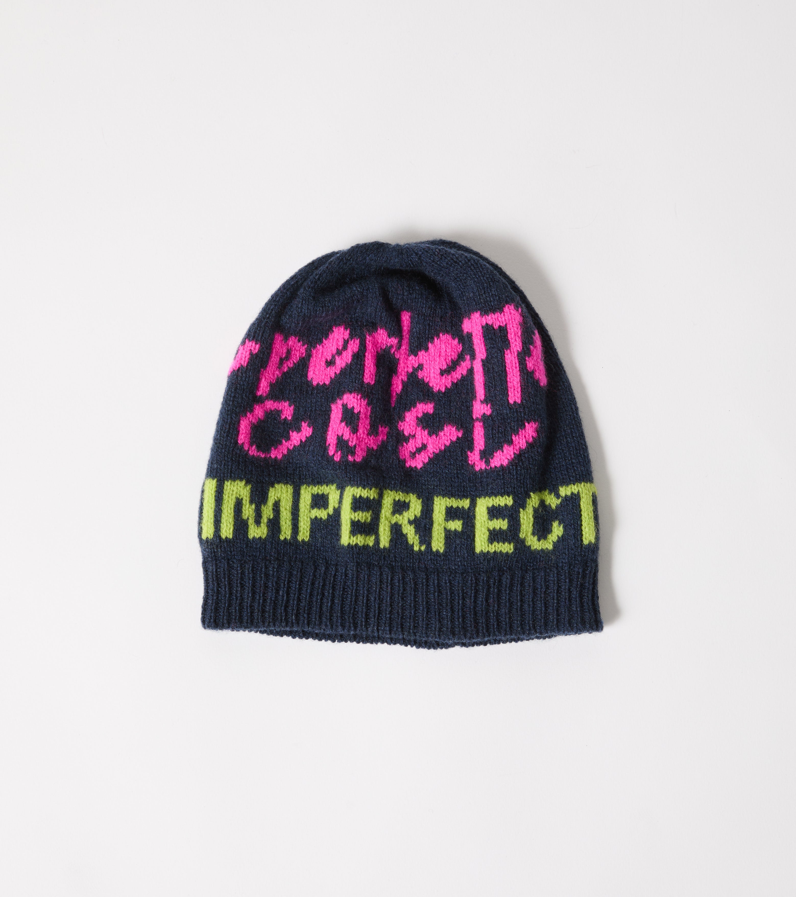 Uldhue med bogstaver