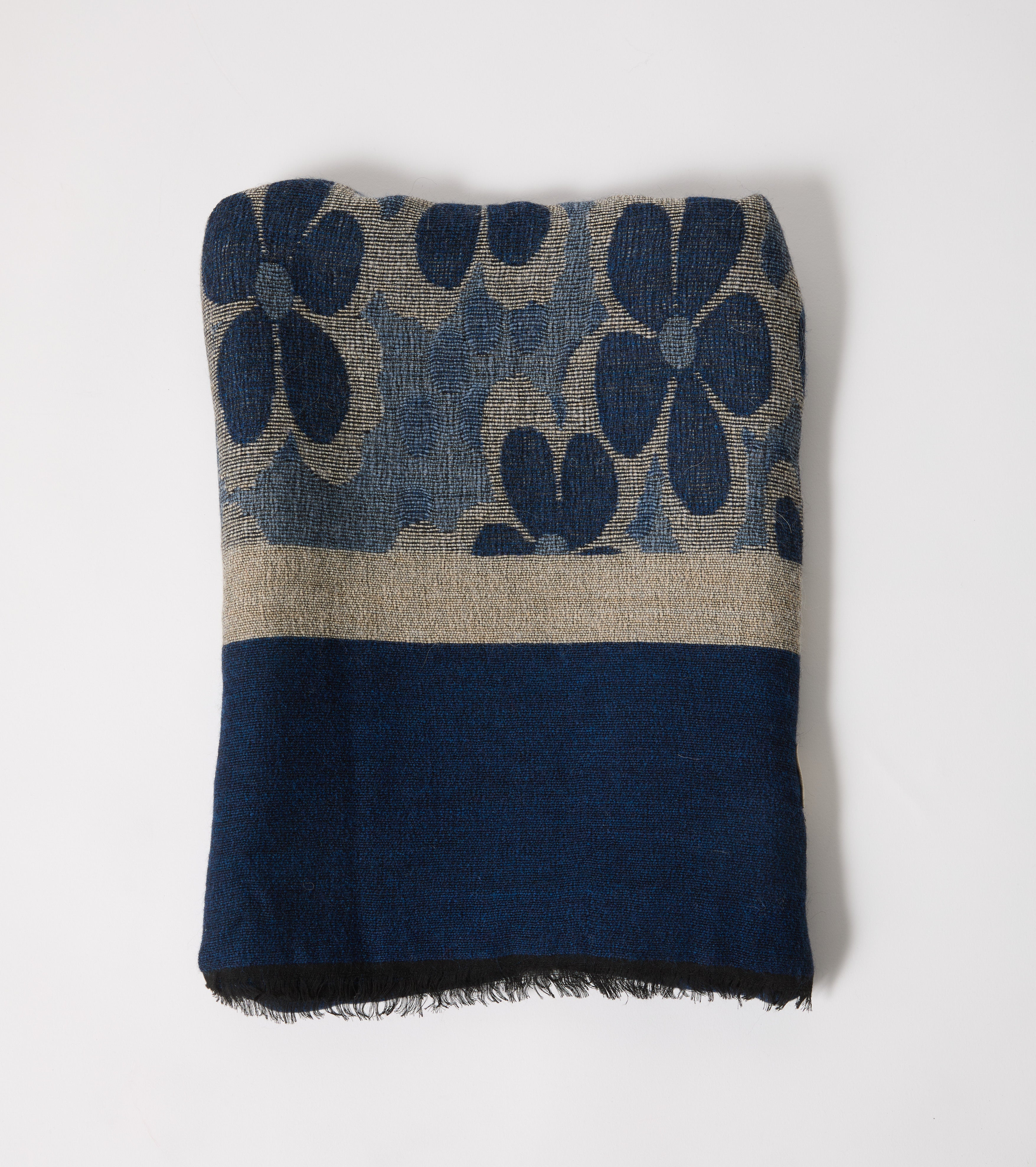 Blomstret tørklæde i uld og alpaka