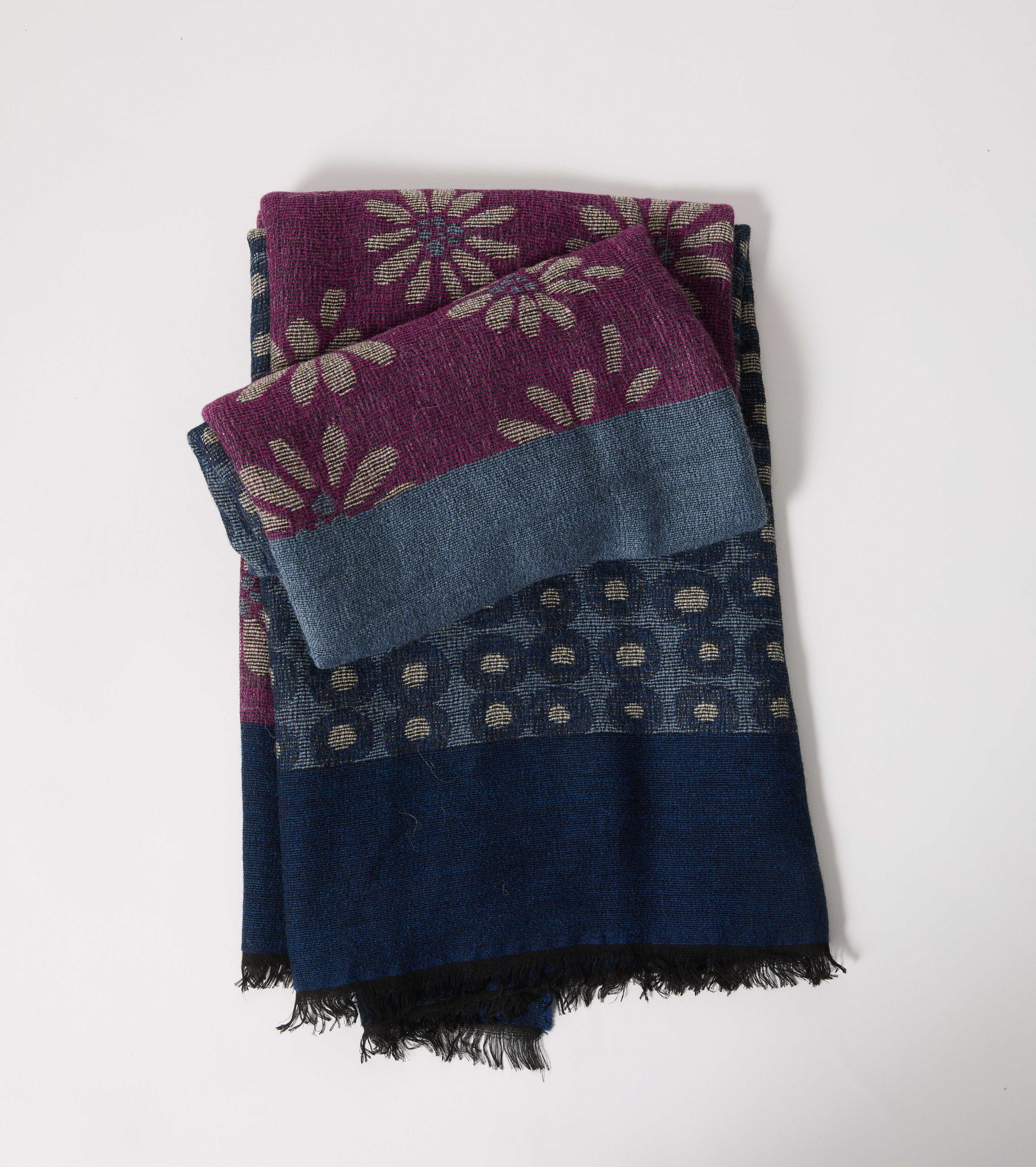 Sciarpa in lana e alpaca a pois con fiori