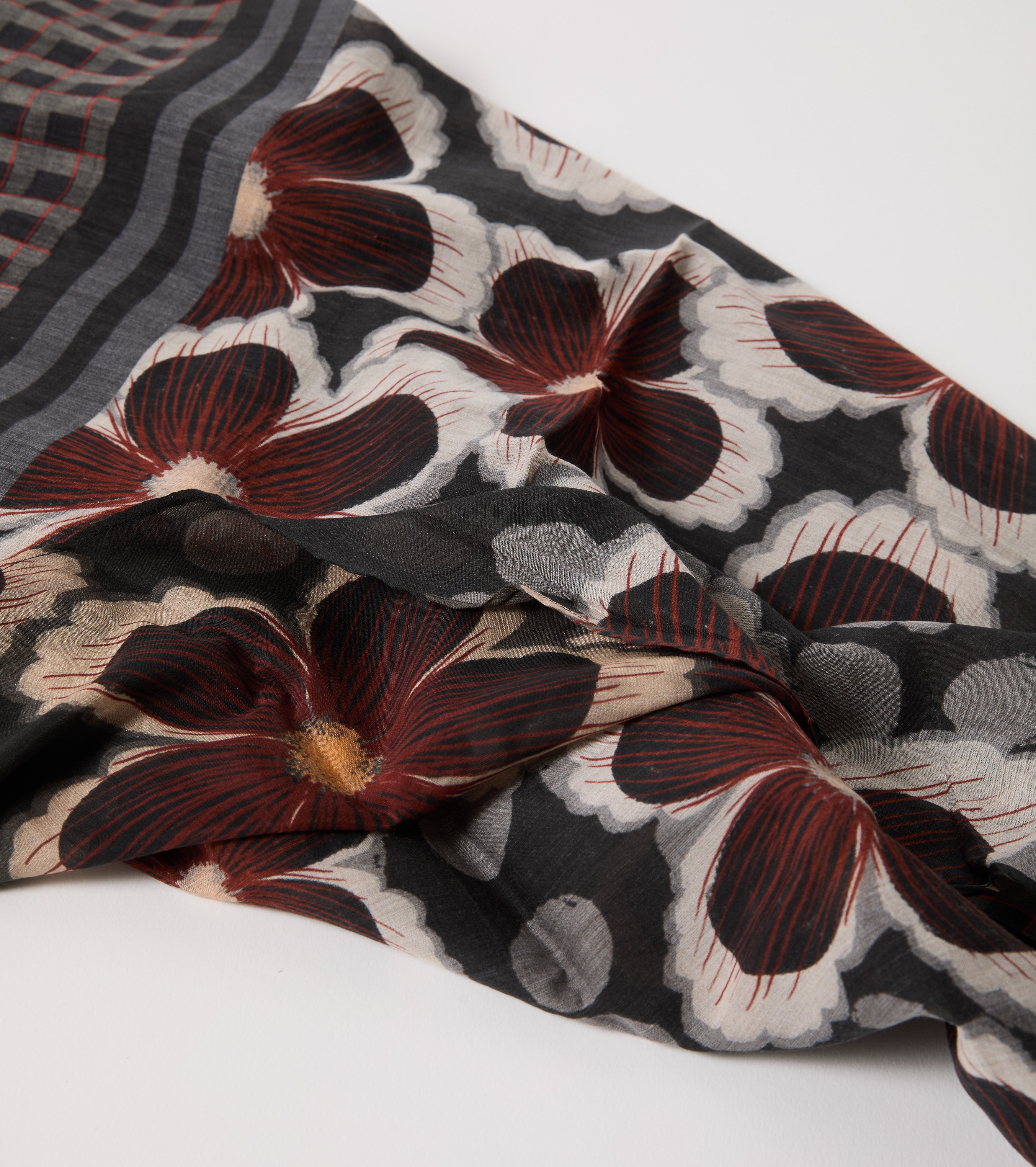 Tørklæde i bomuld og silke med blomsterprint