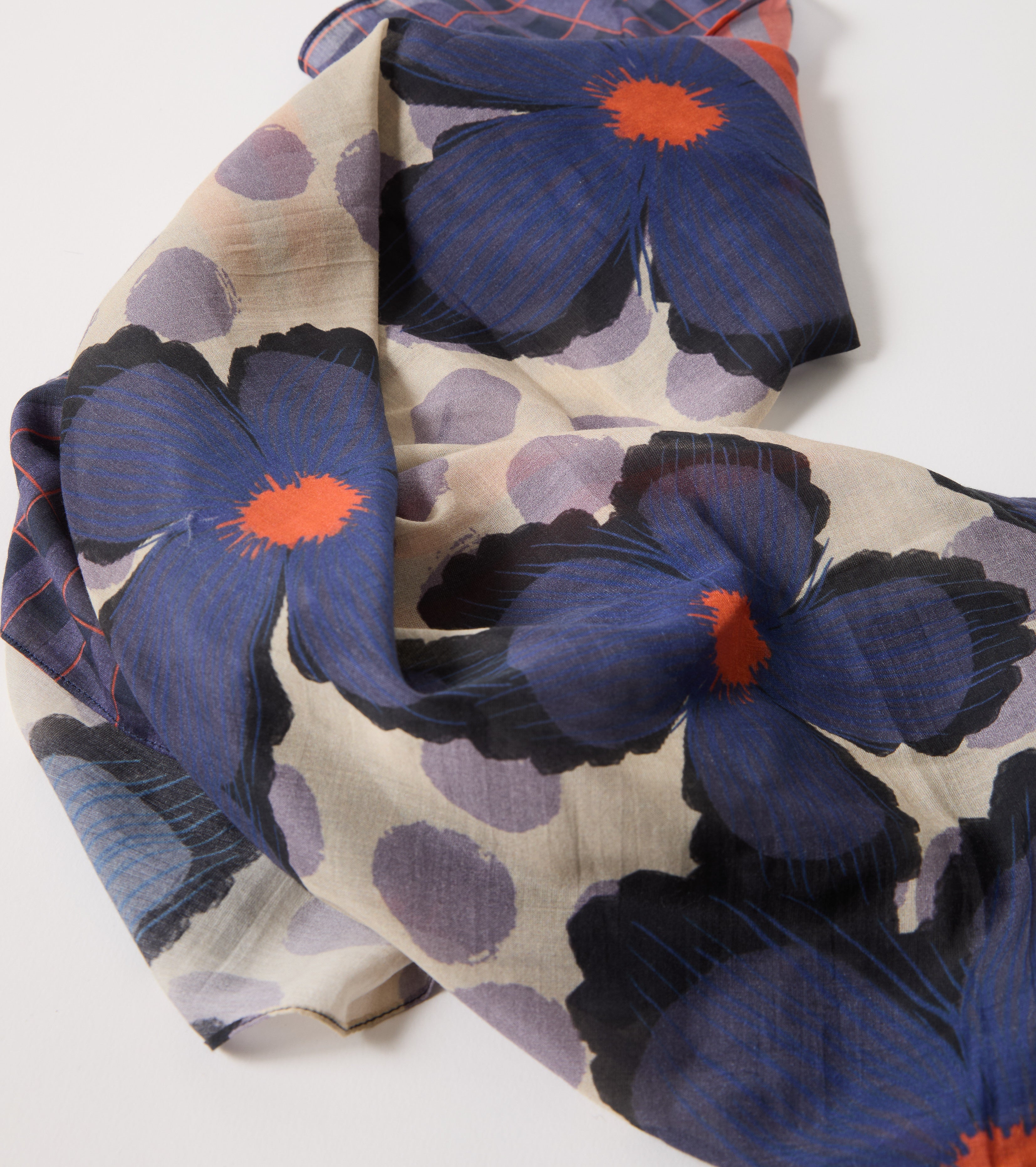 Tørklæde i bomuld og silke med blomsterprint