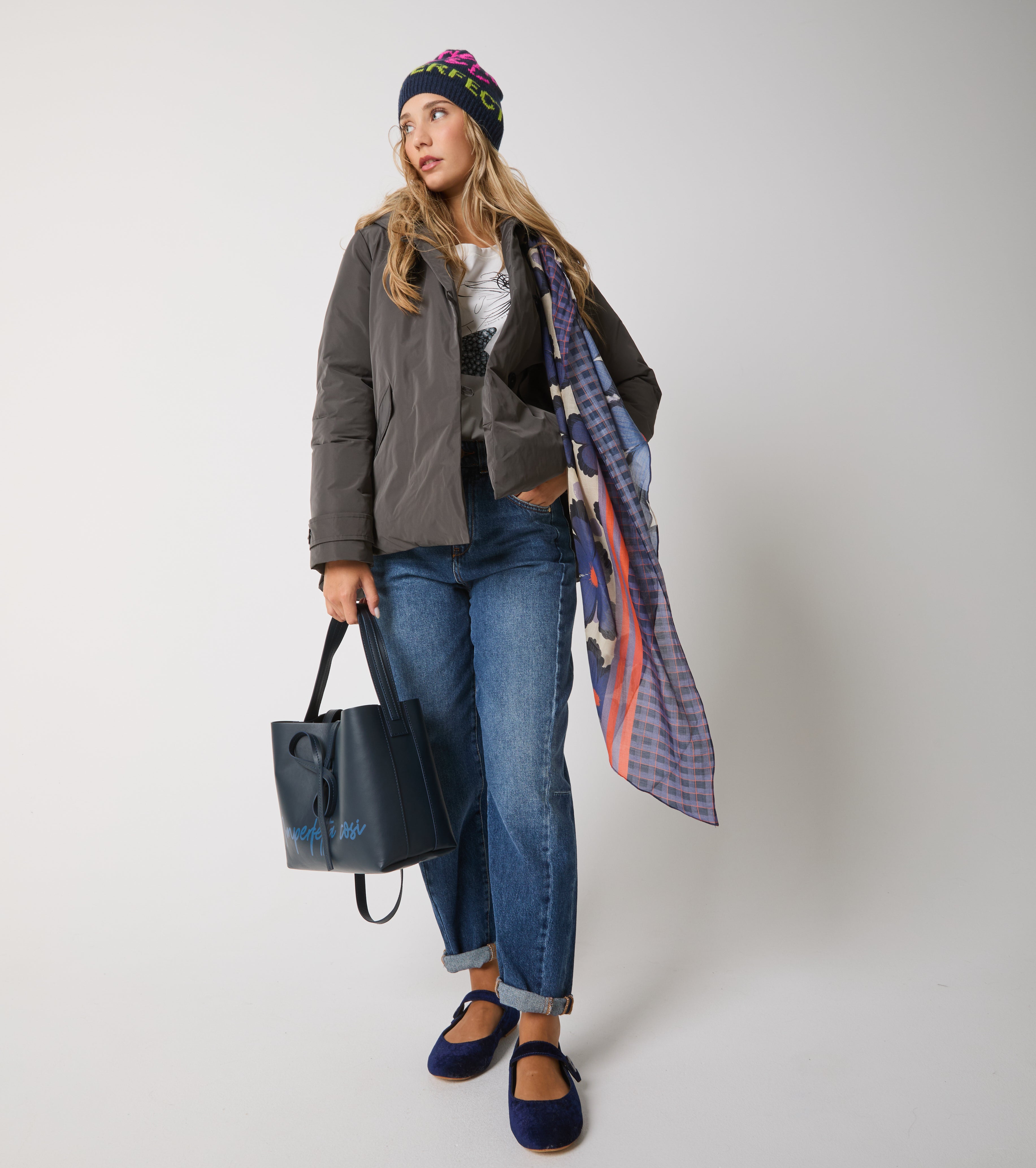 Tørklæde i bomuld og silke med blomsterprint