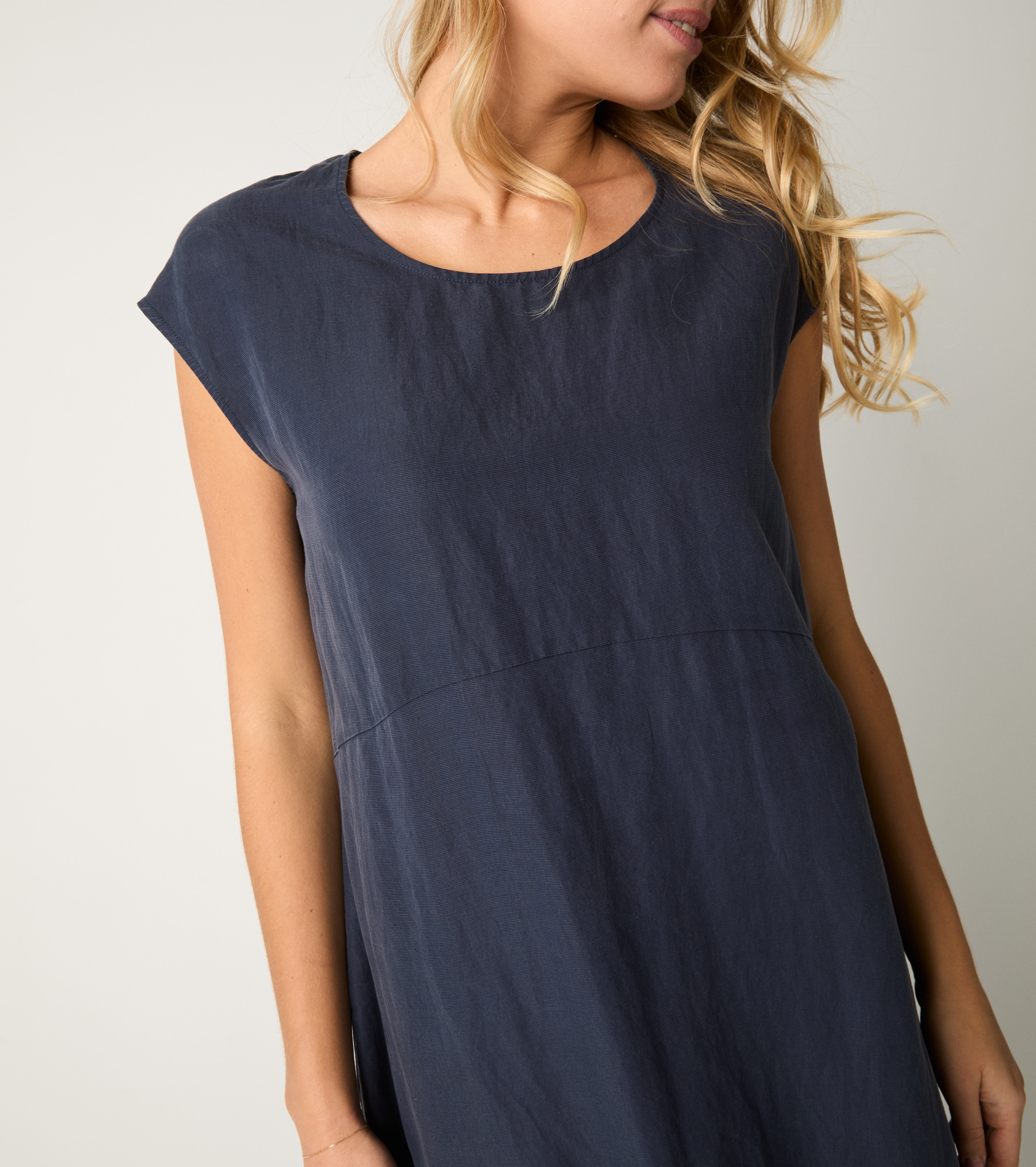 Blue round-neck dress