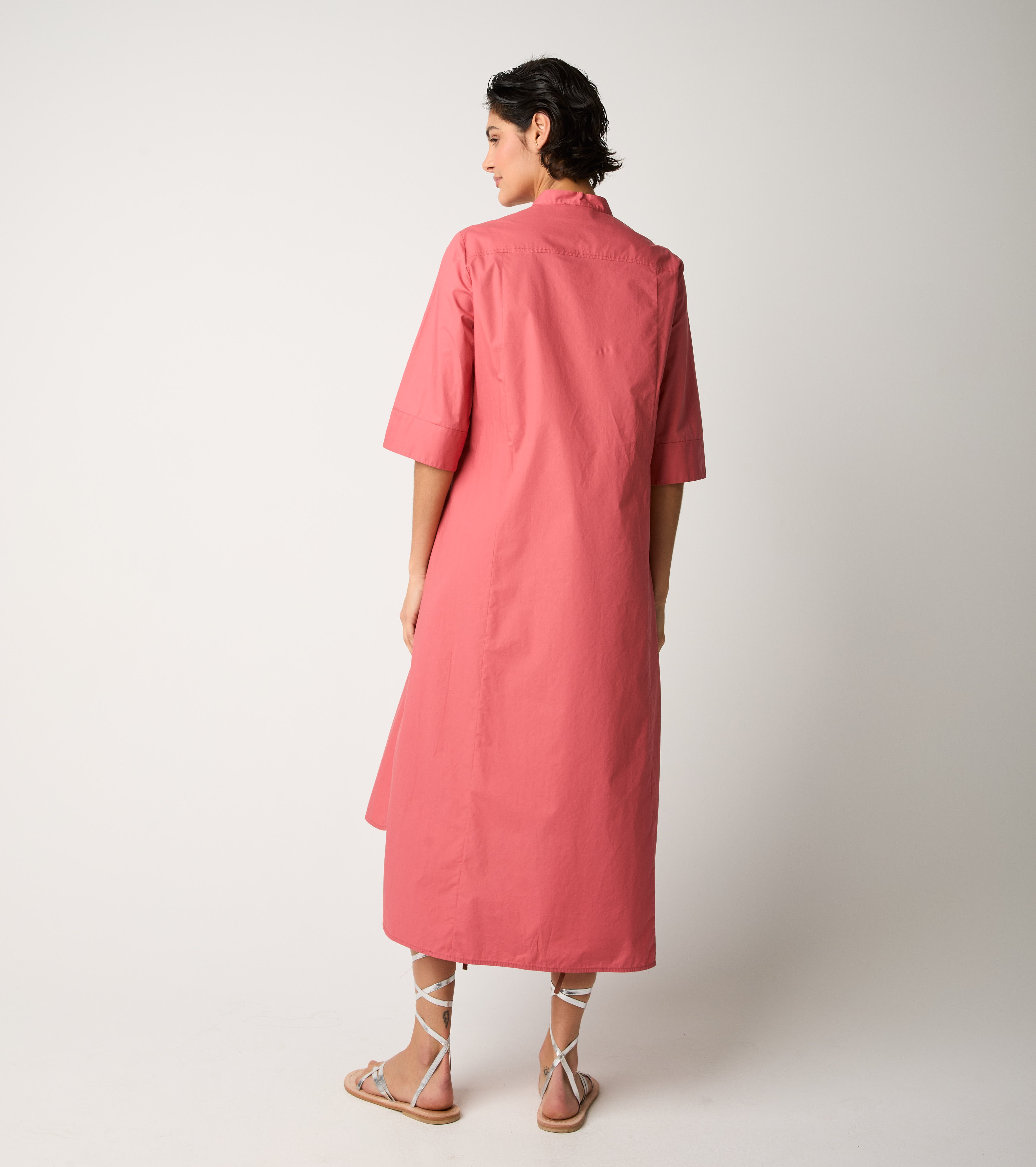 Памучна рокля с V-образно деколте в омбре