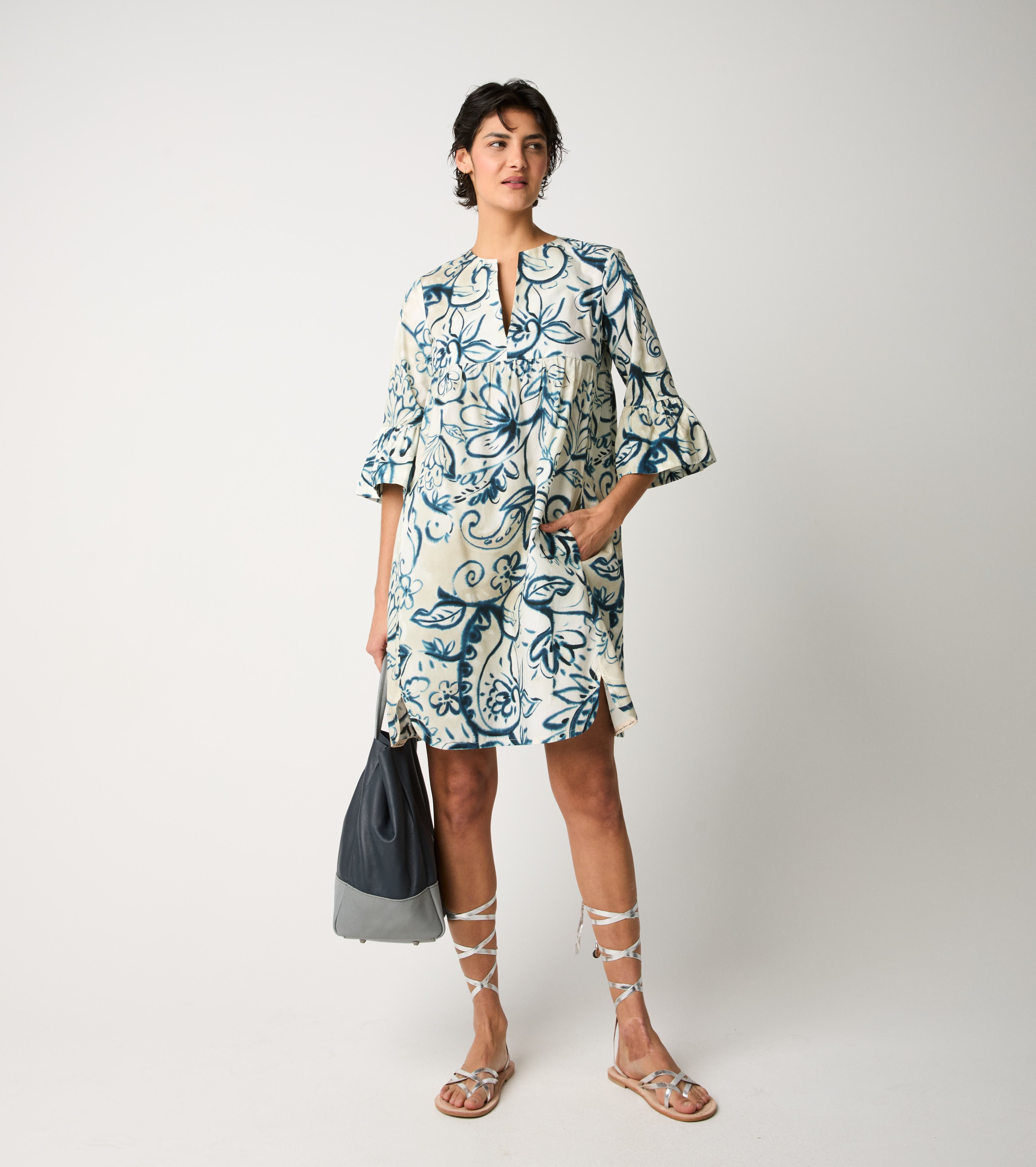 Флорална рокля с три-четвърти ръкави цвете