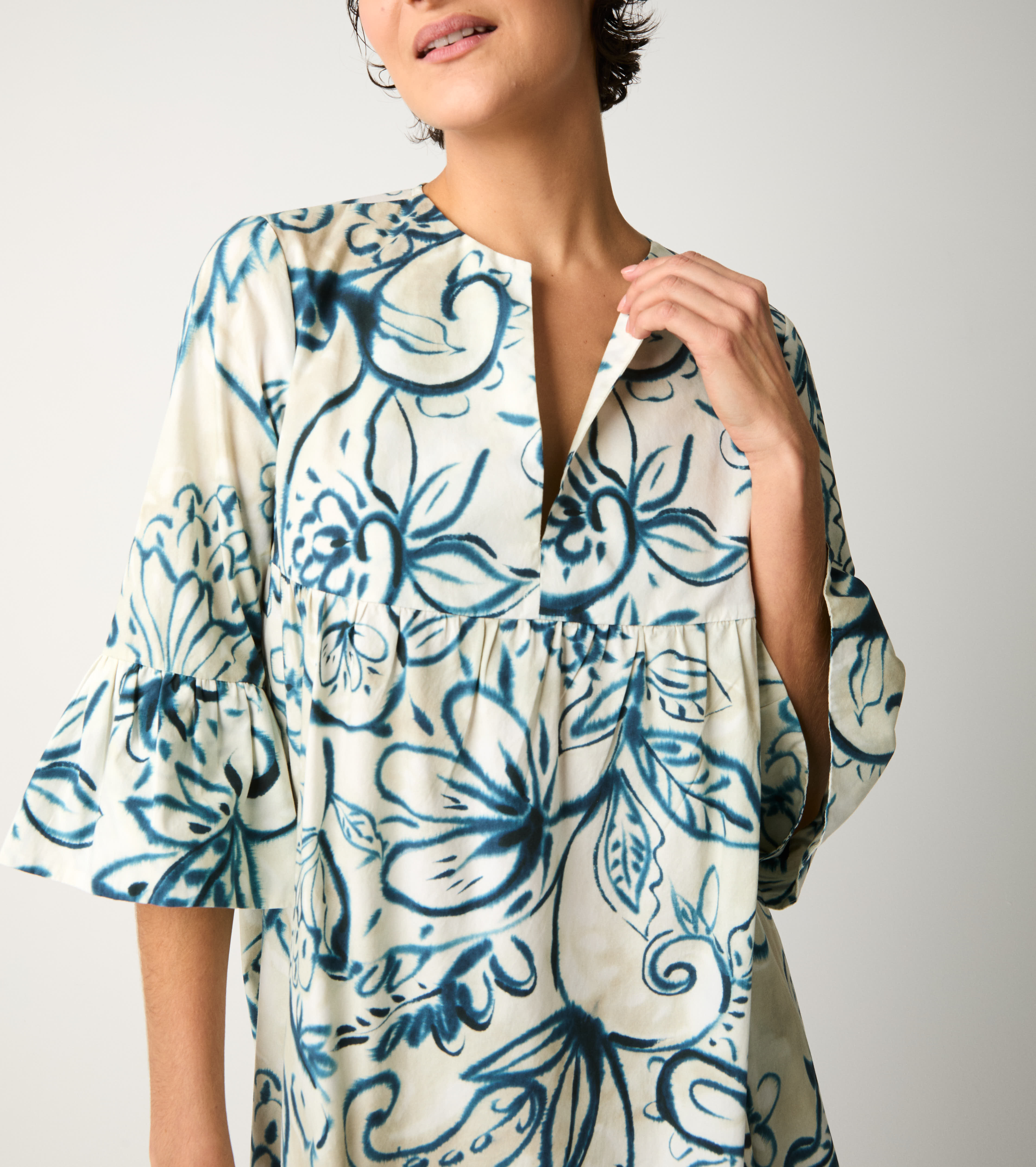 Флорална рокля с три-четвърти ръкави цвете