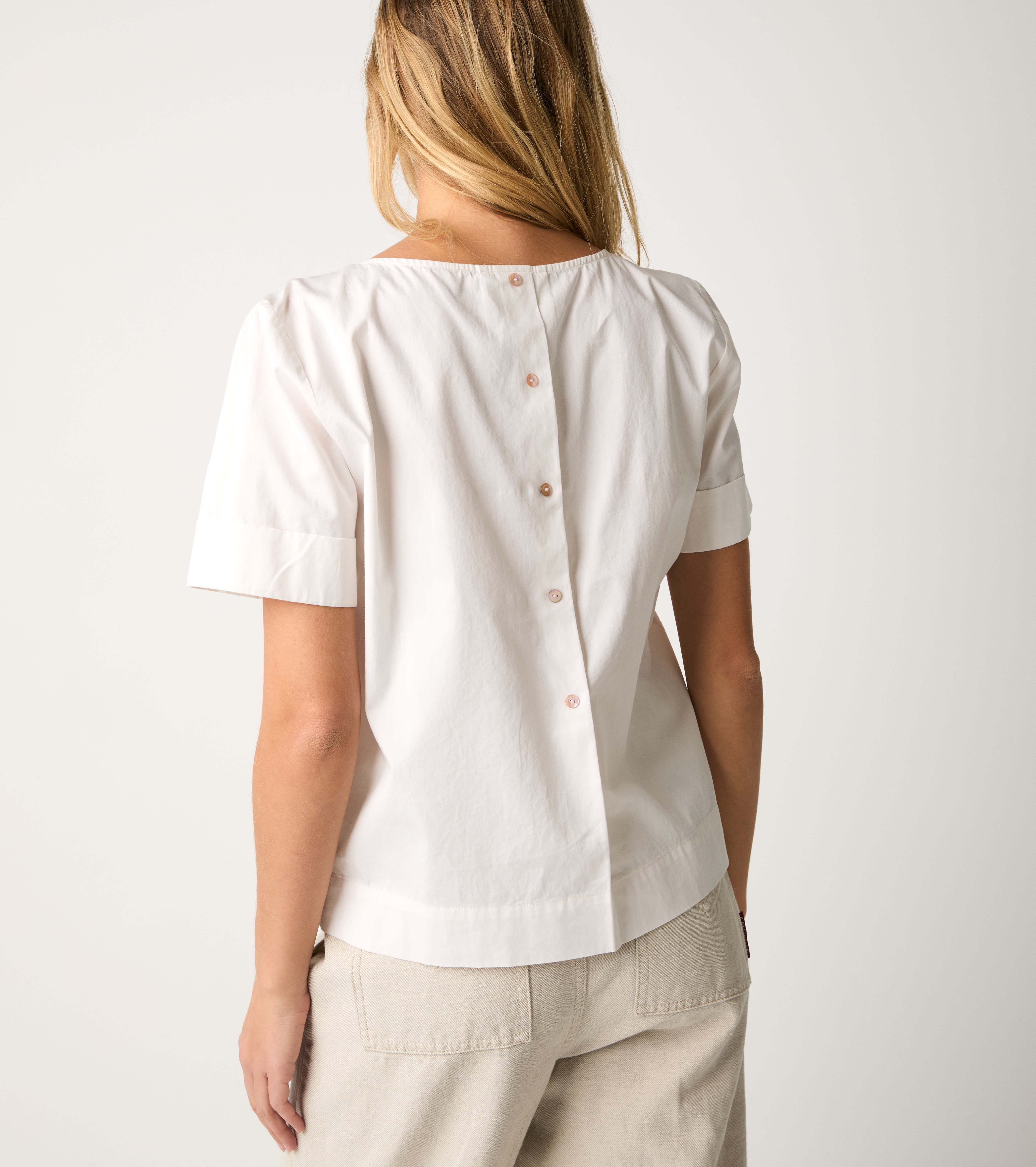 Blouse with short powdery sleeves