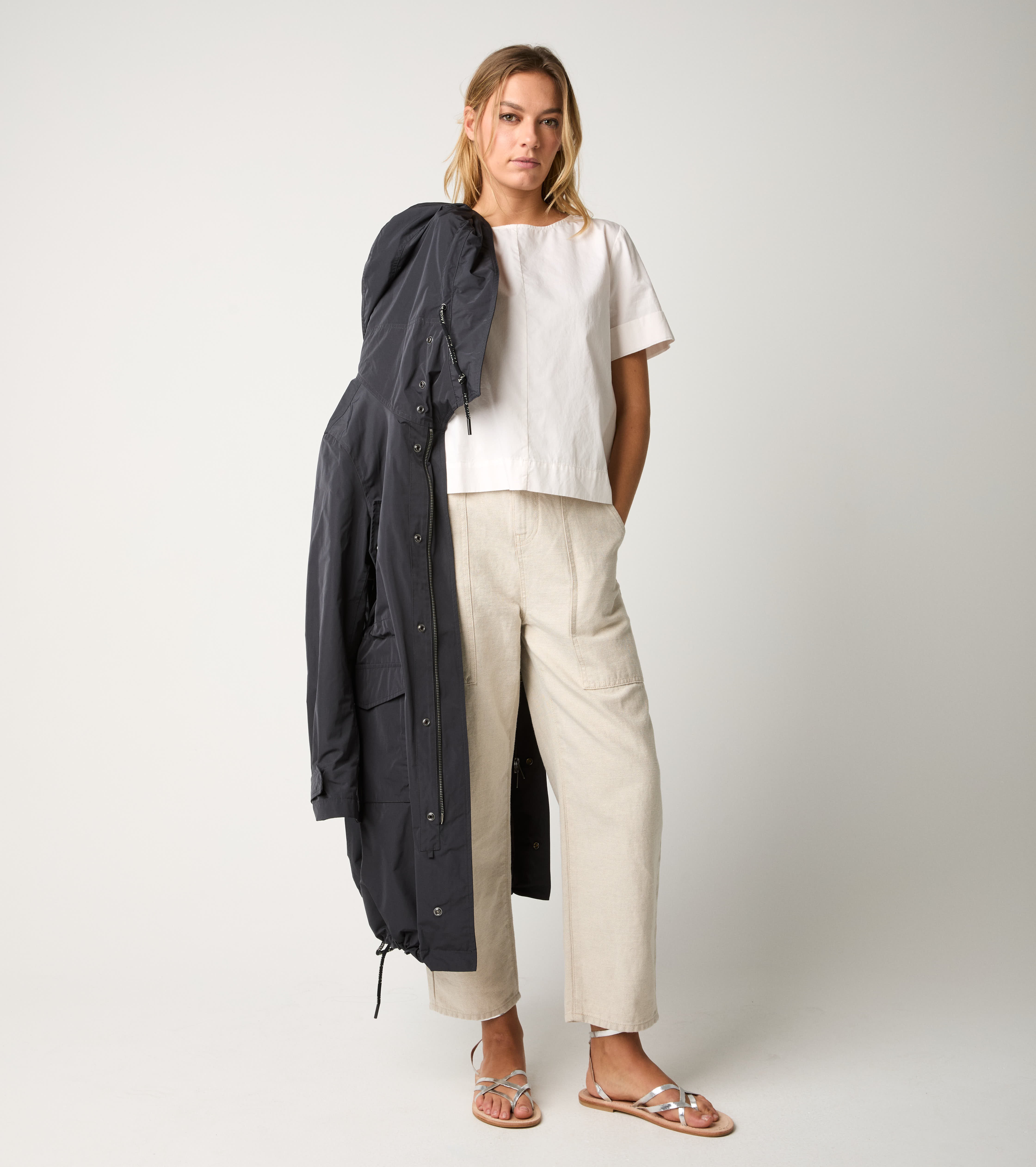 Blouse with short powdery sleeves