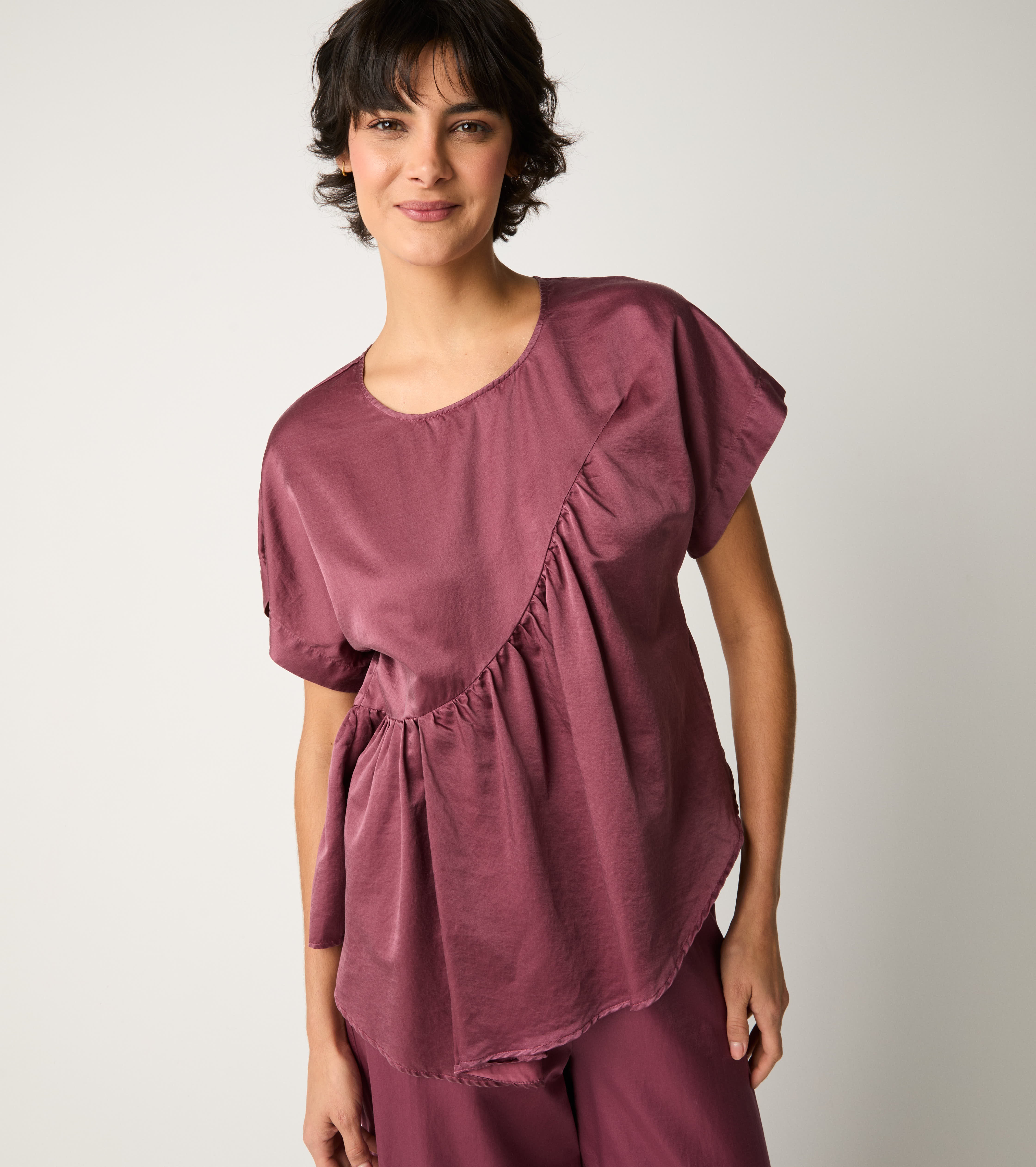 Blusa girocollo con pieghe marmellata