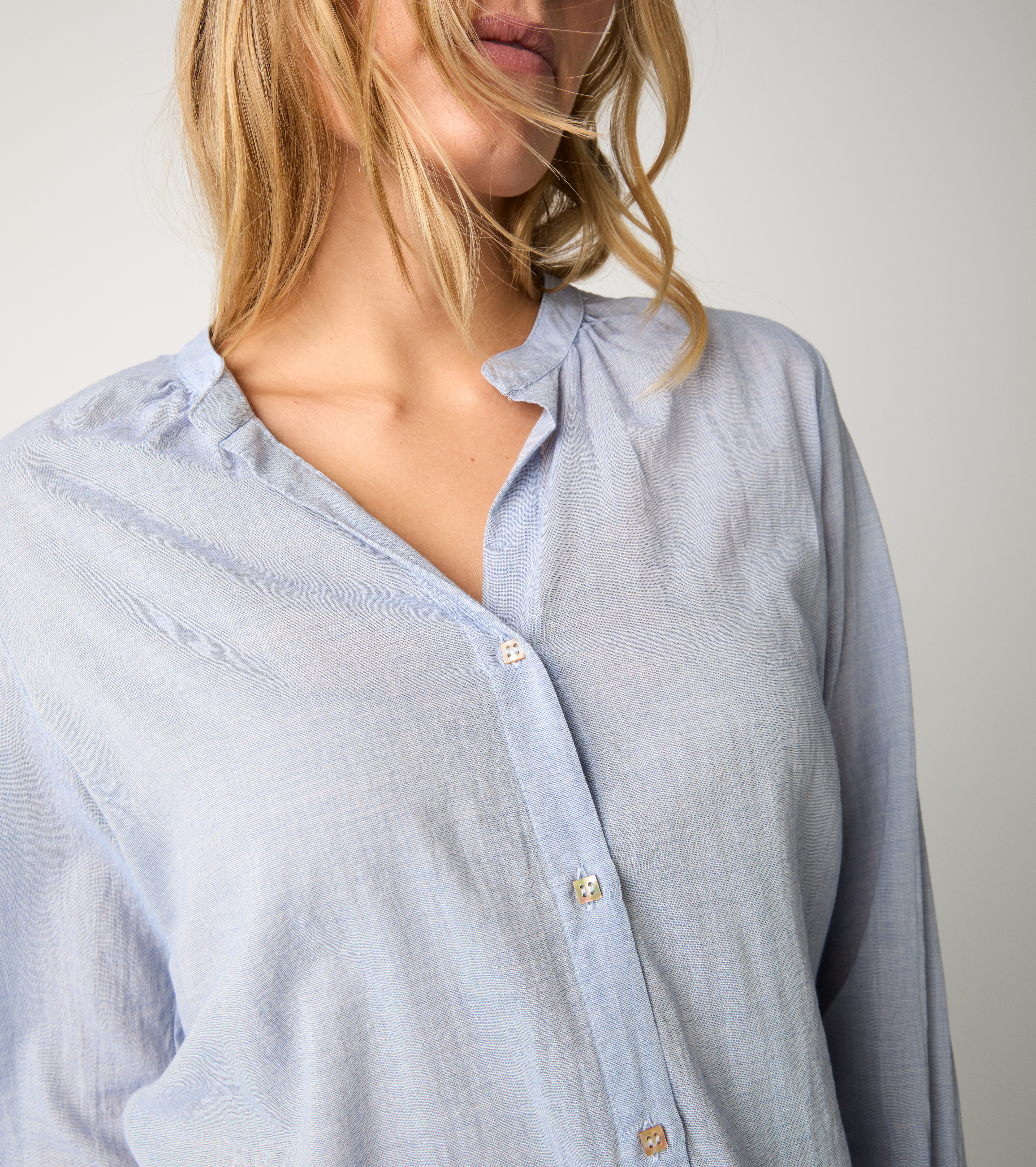 Shirt with mandarin collar paper