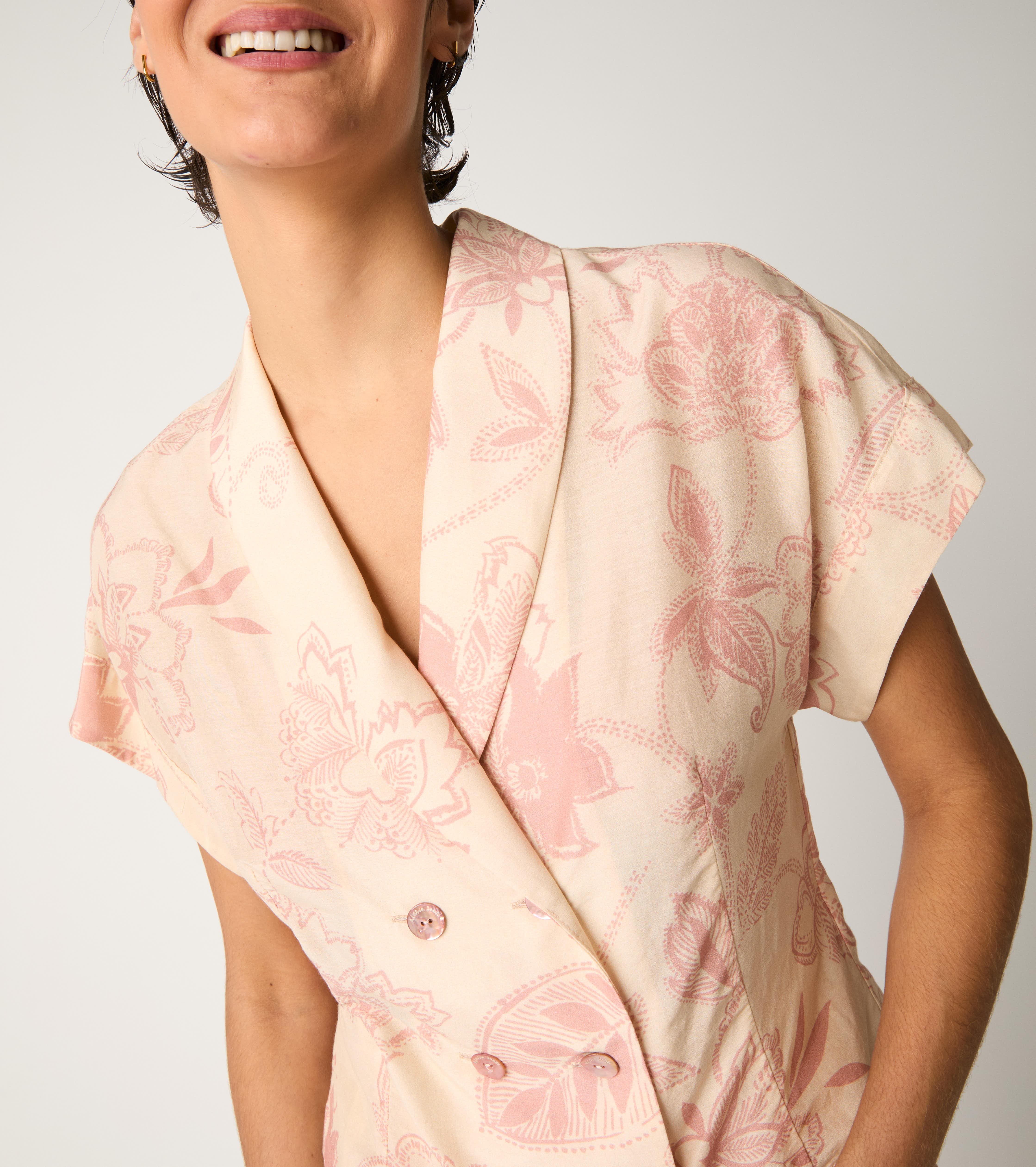 Double-breasted shirt with wine lapels