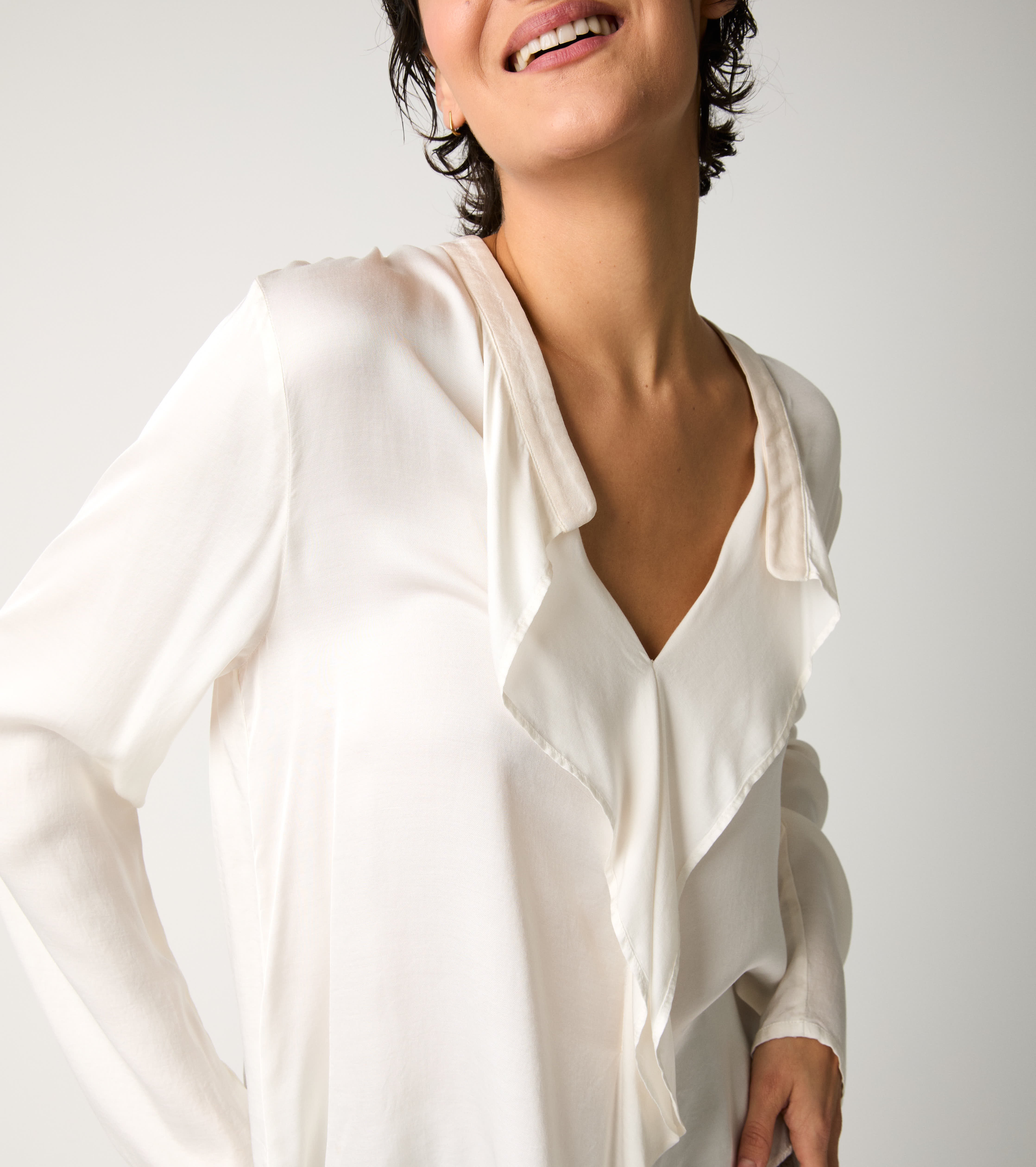 Blouse with ruffles and long sleeves salina