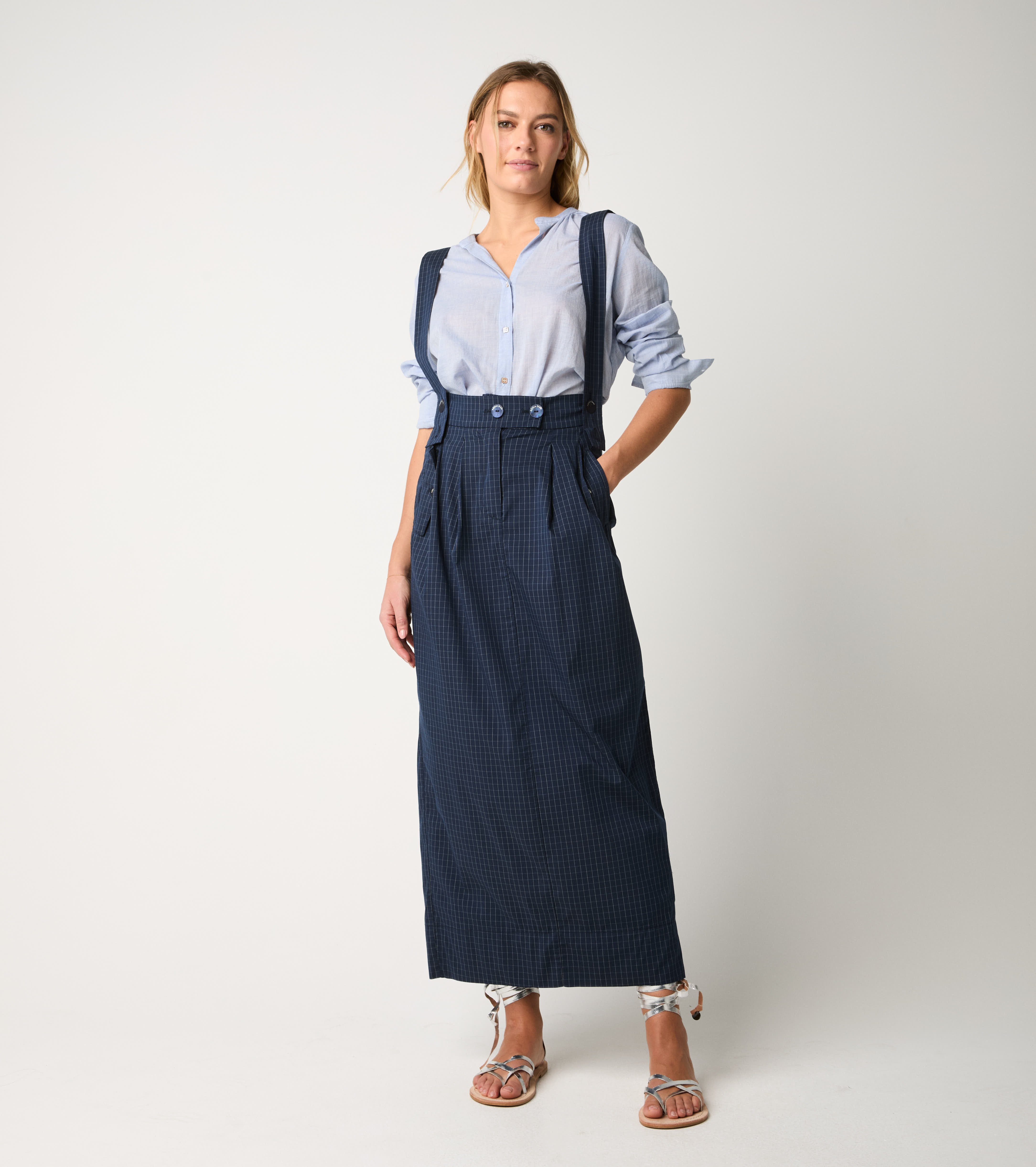 Gonna check con bretelle blu