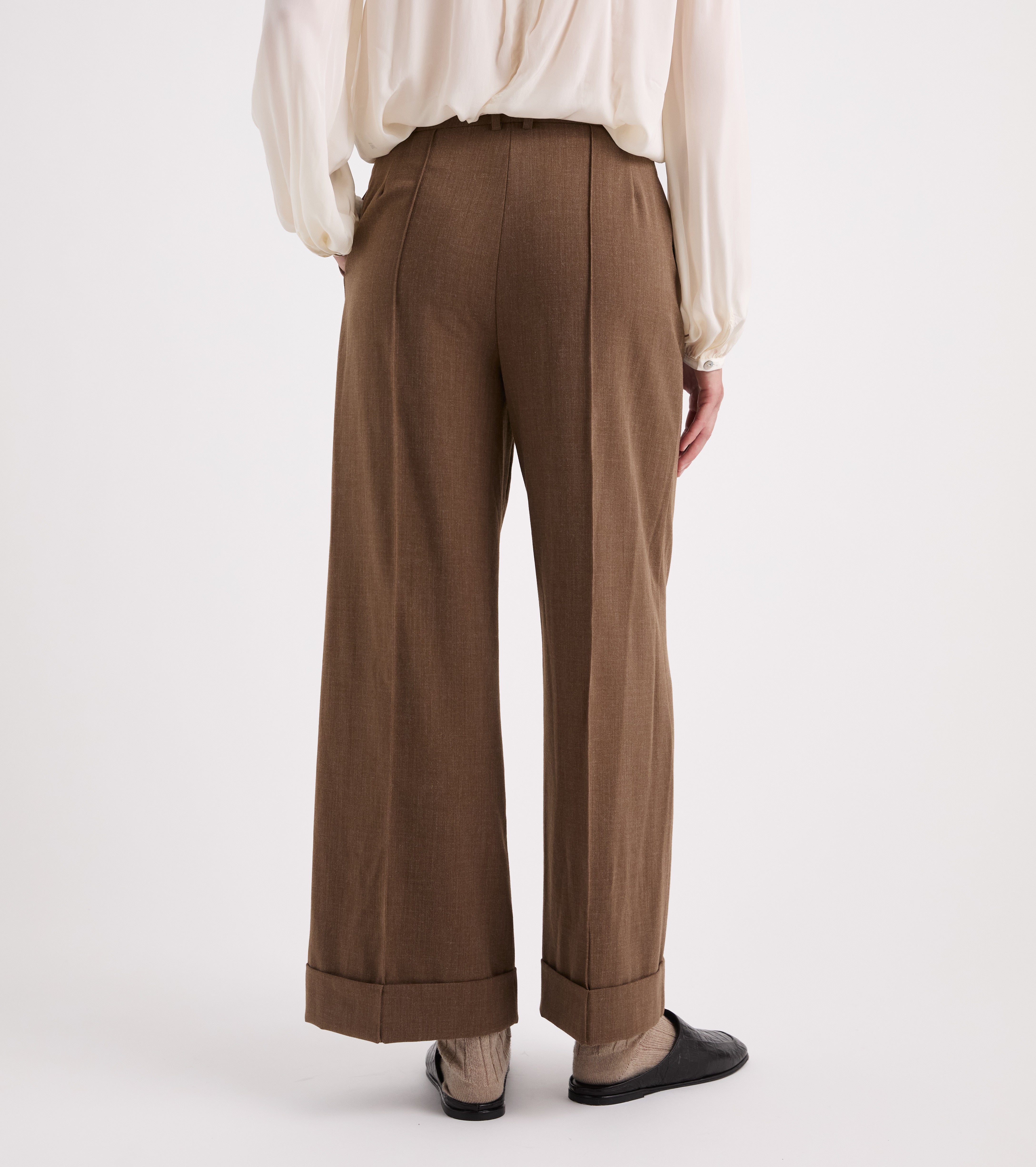 Pantaloni wide leg con risvolto nero