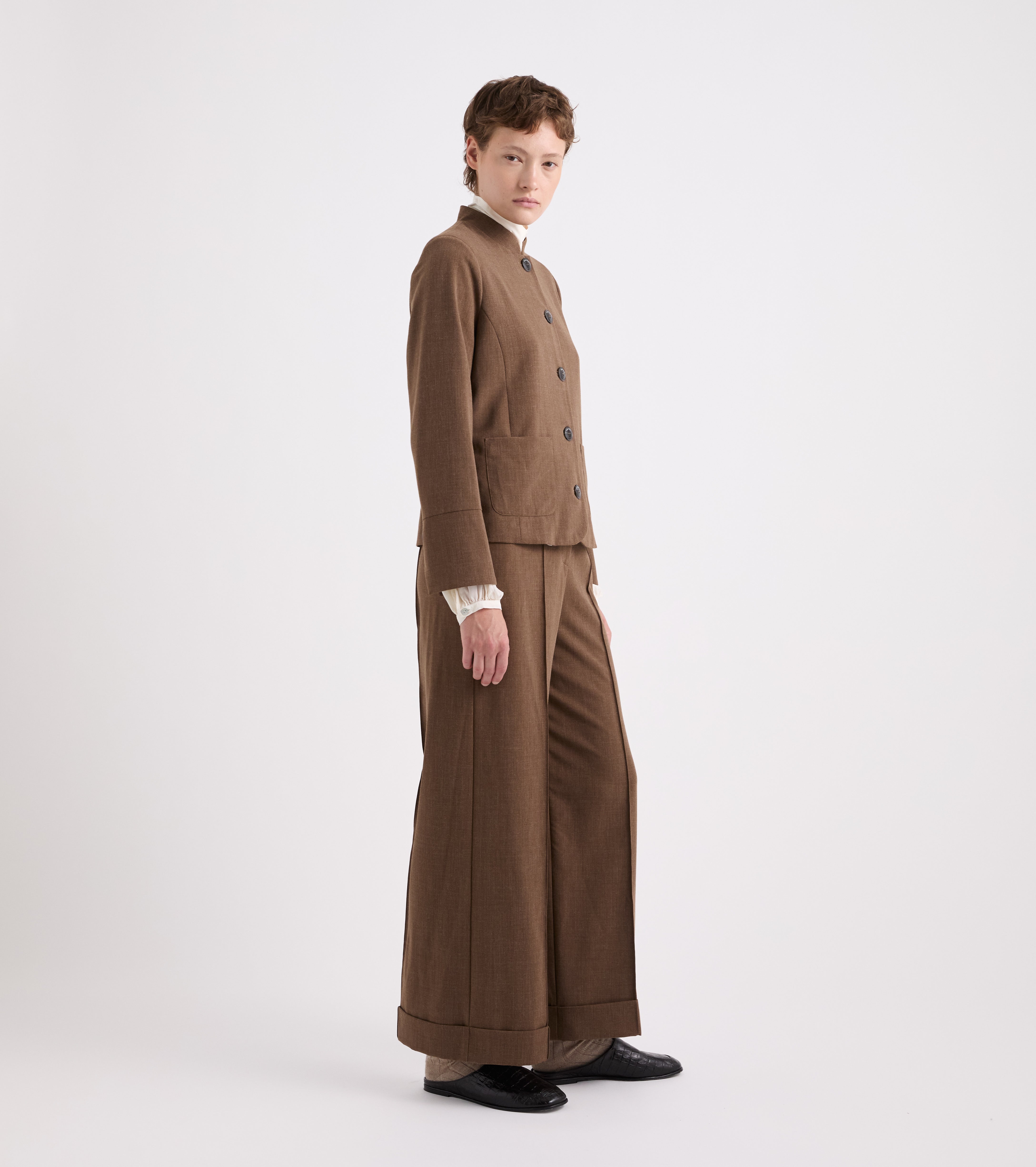 Pantaloni wide leg con risvolto nero