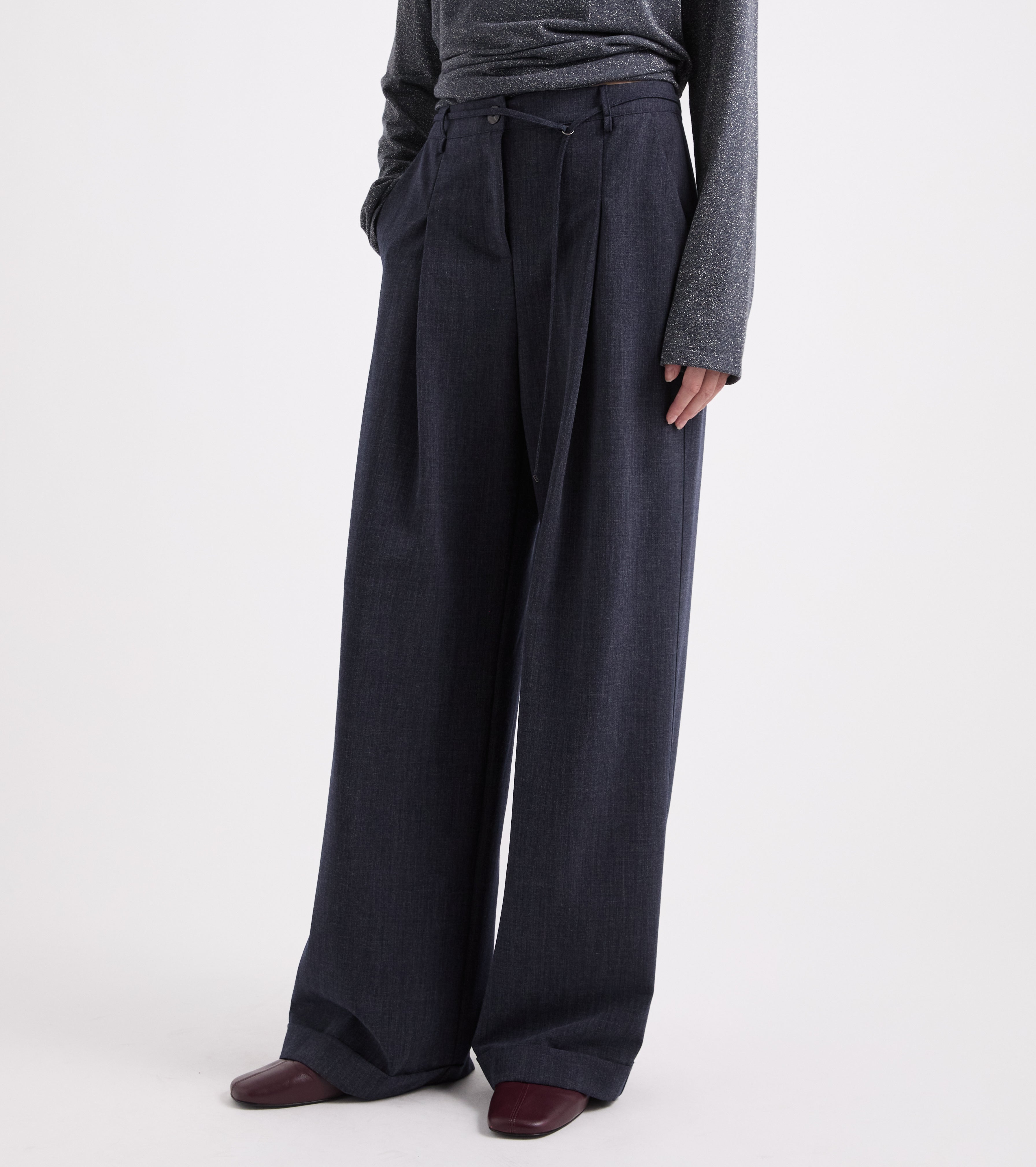 Pantaloni a vita alta con risvolto nero