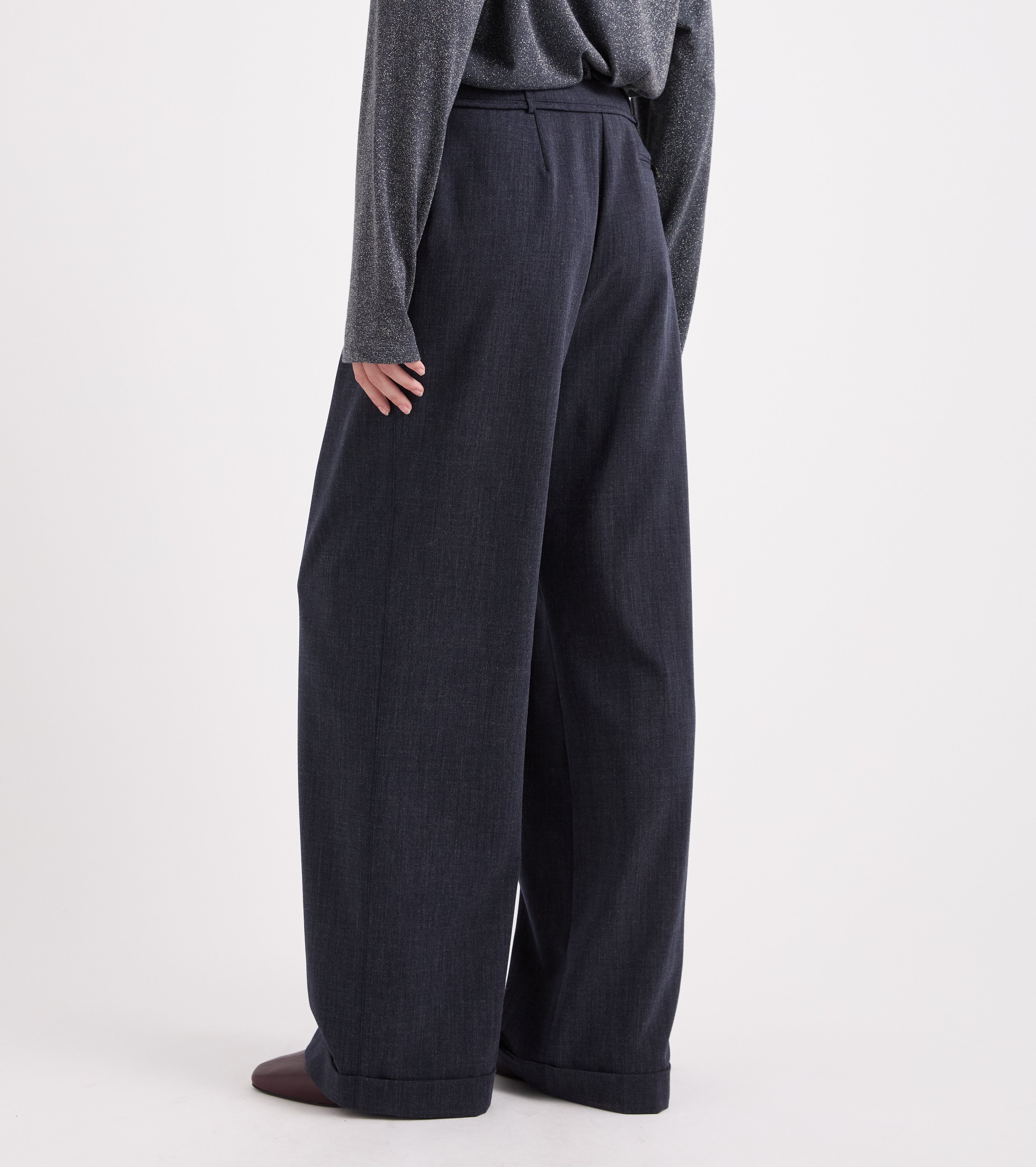Pantaloni a vita alta con risvolto nero