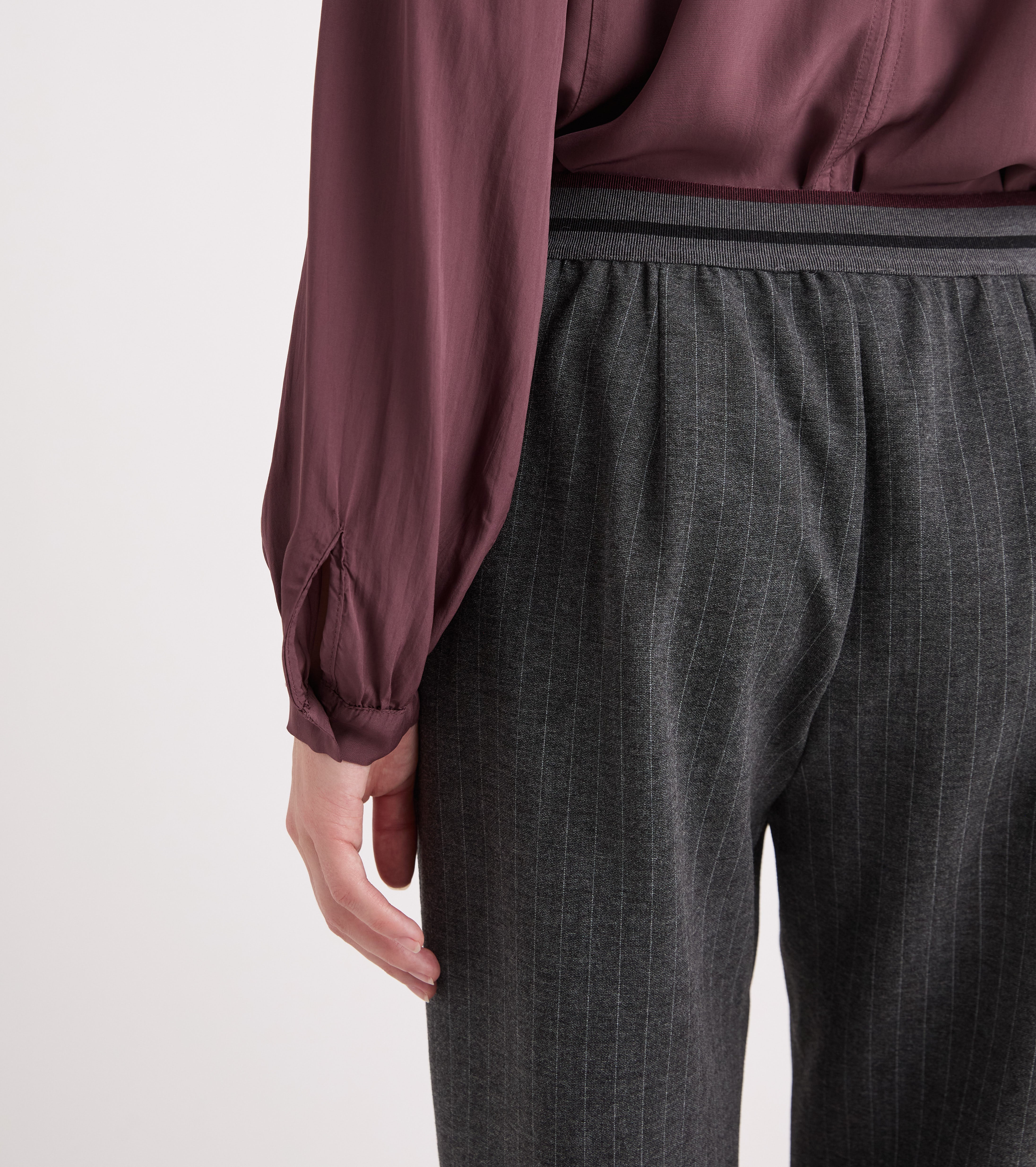 Pantaloni cropped in viscosa a righe multicolor