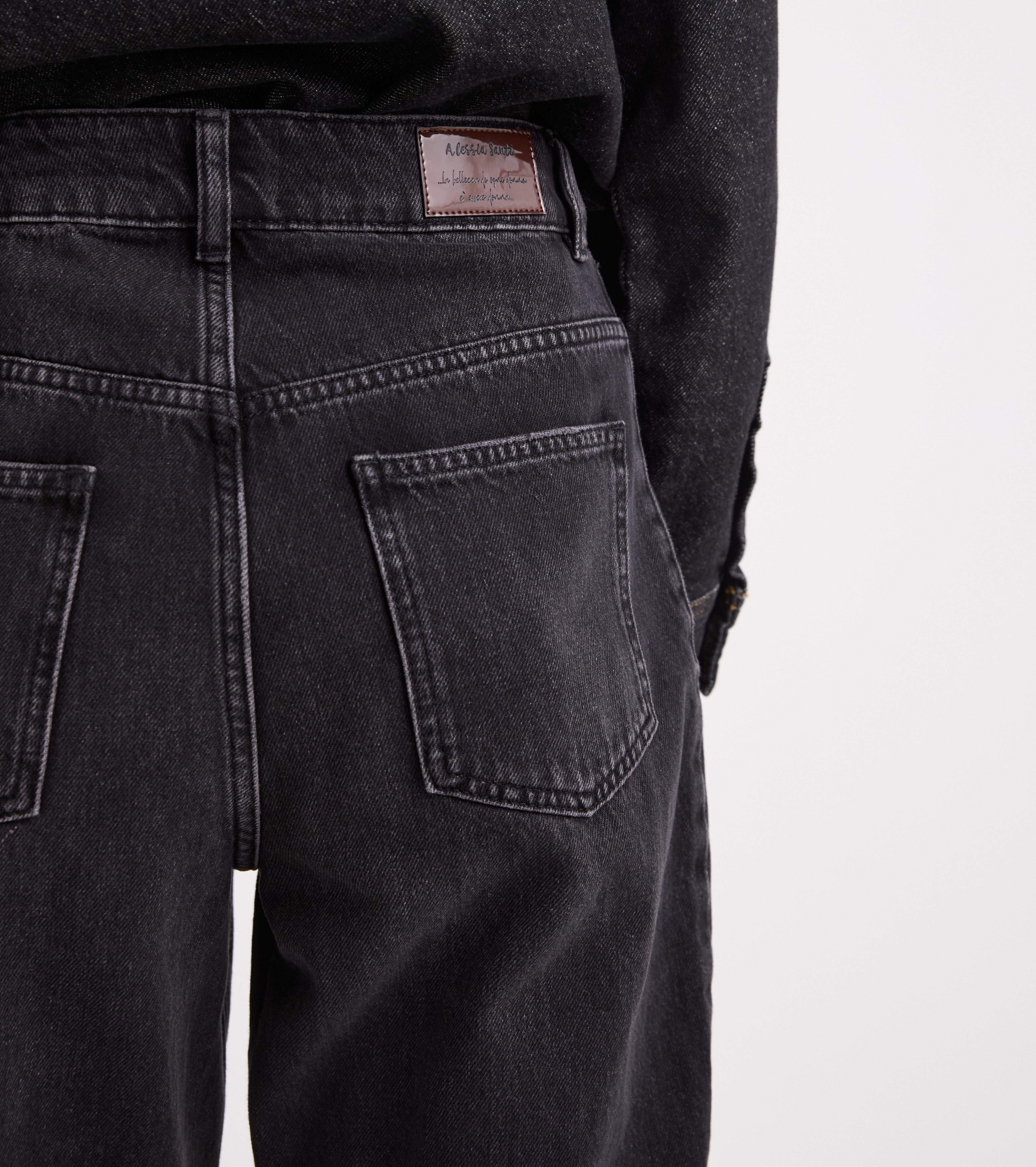 Jeans cropped in cotone effetto used marrone