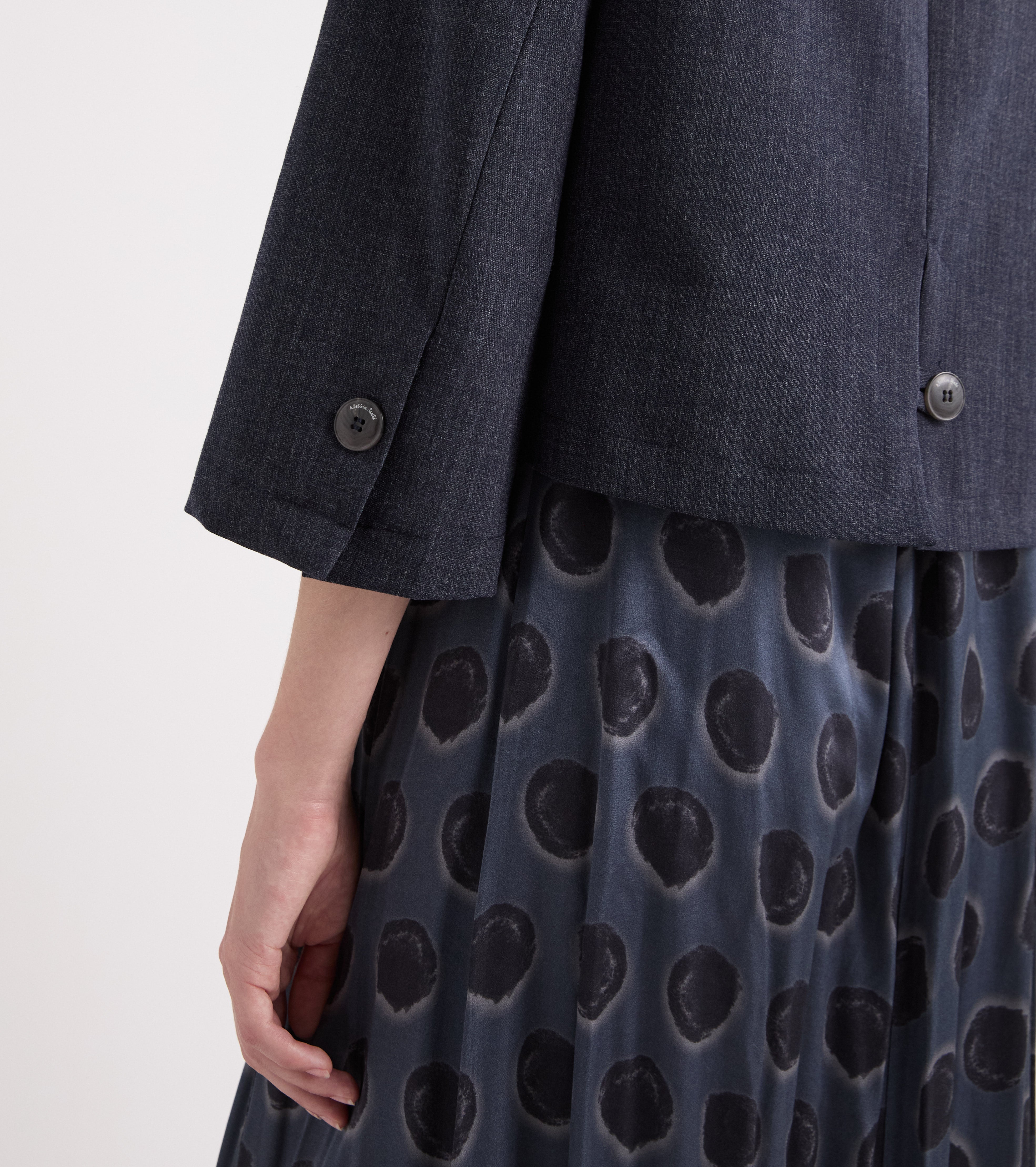 Giacca stretch con collo a giro grigiia