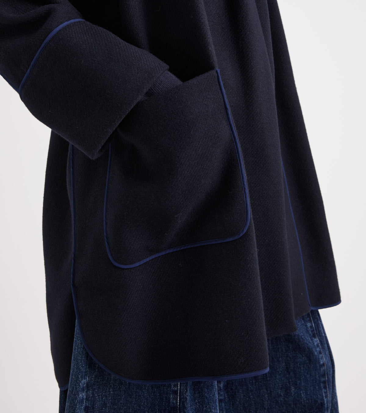 Cappotto con scollo a scialle bordeaux