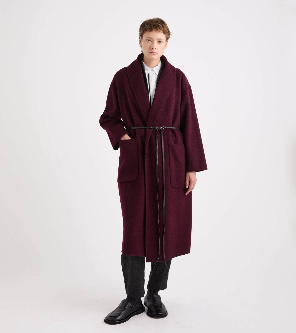 Cappotto in misto cashmere con cintura bianco e nero