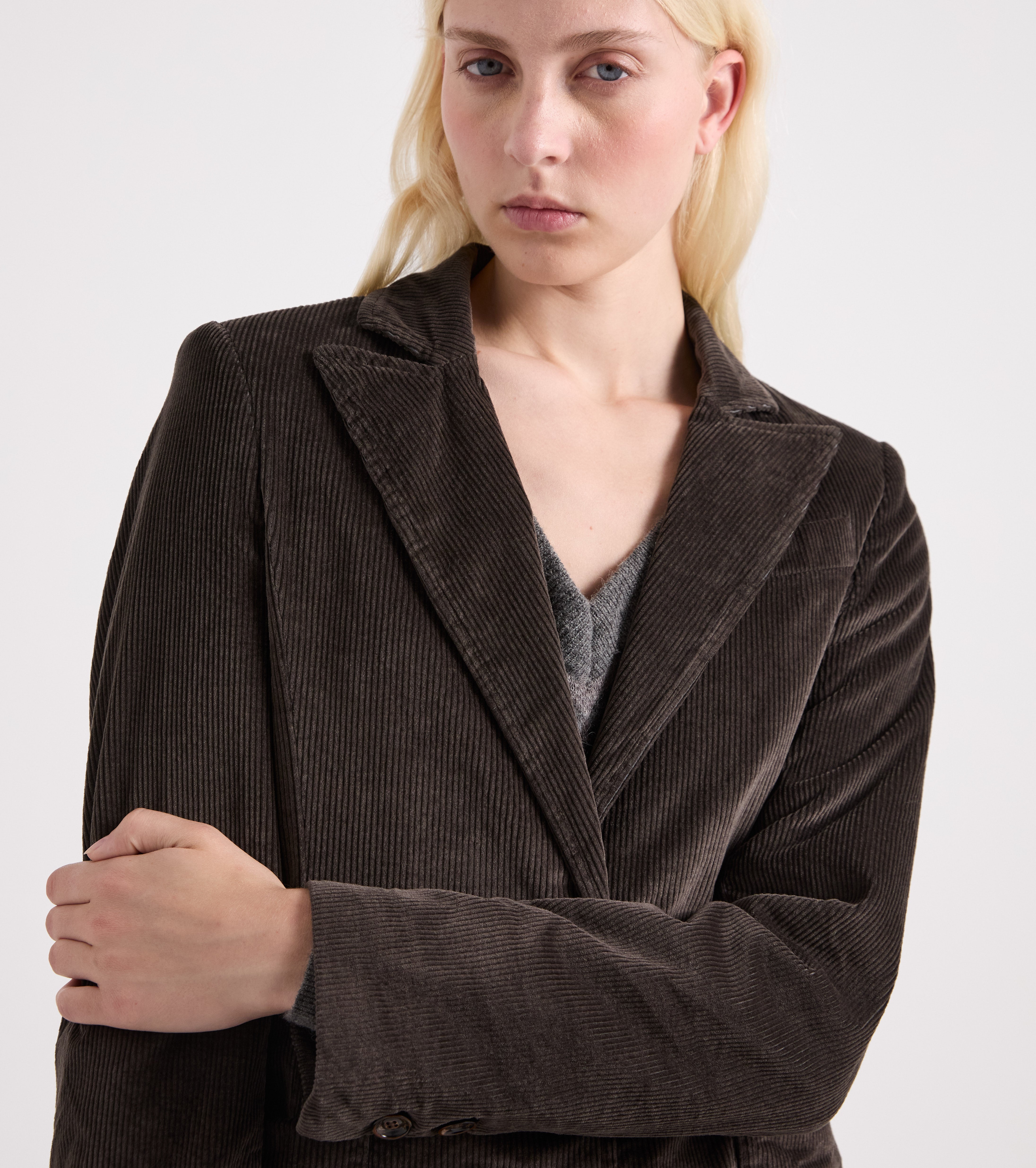 Blazer monopetto con revers a lancia bianco e nero