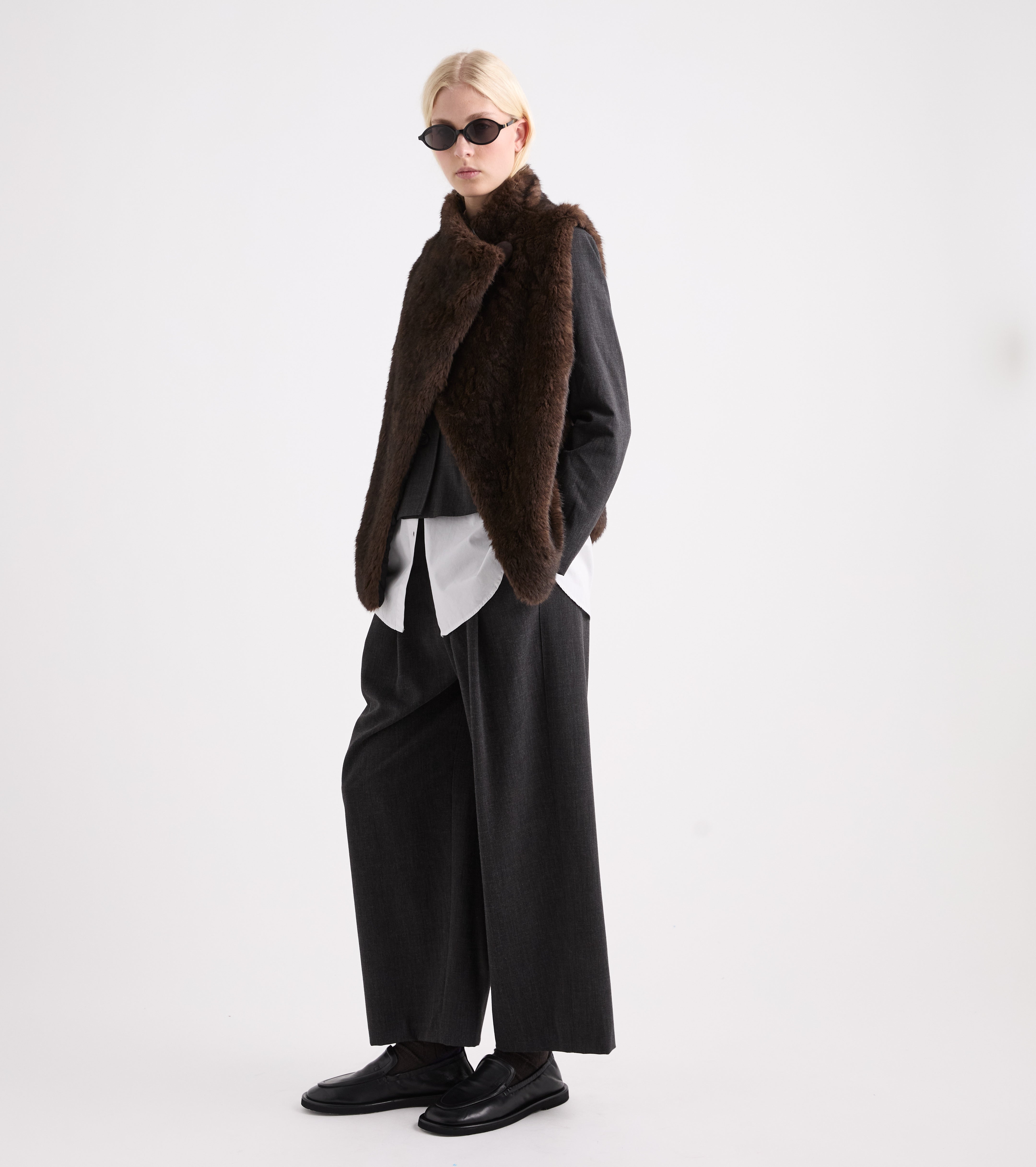 Gilet doppiopetto con collo alto ebano